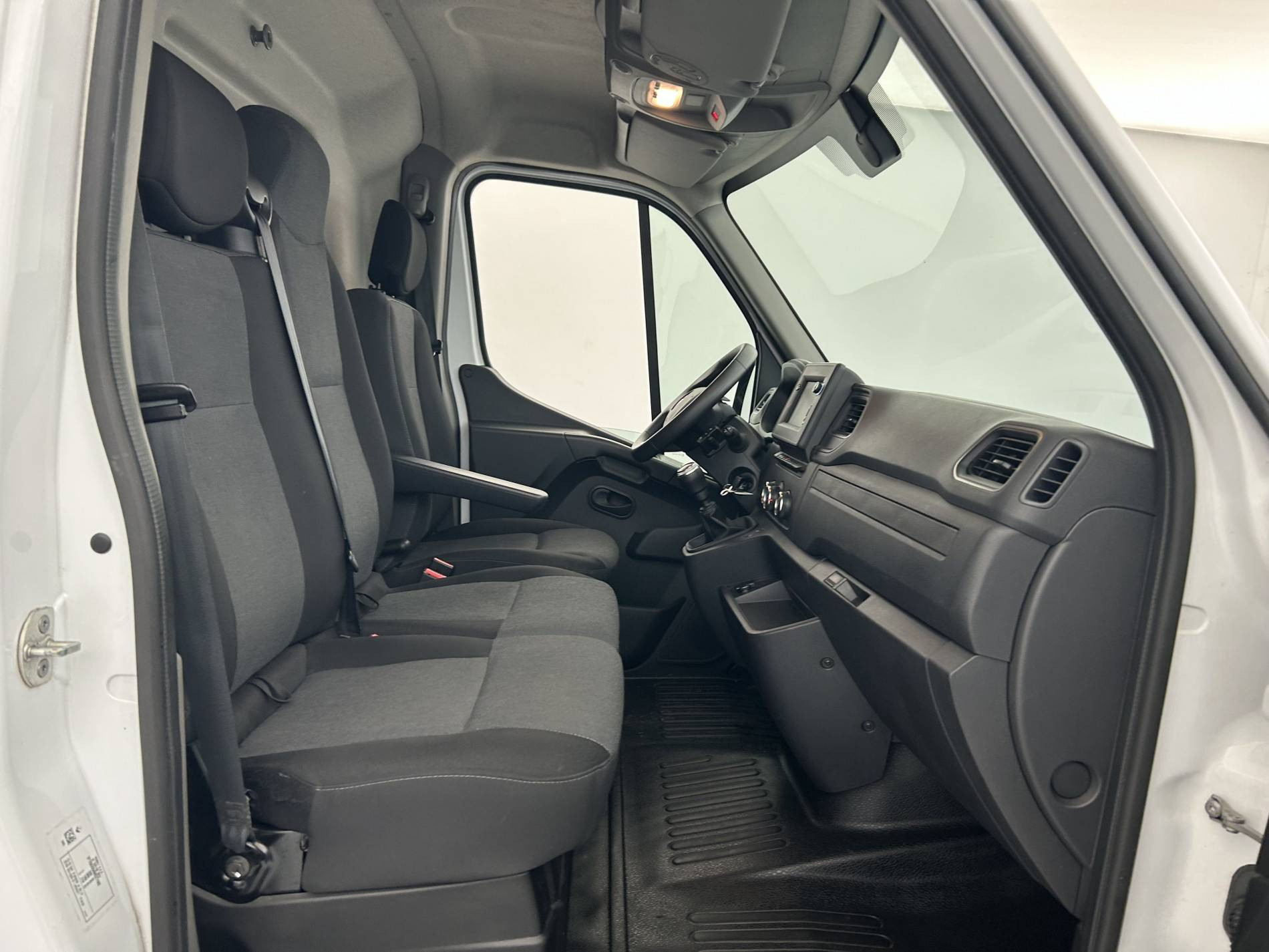 Vente en ligne Renault Master Fourgon MASTER FGN TRAC F3300 L2H2 ENERGY DCI 150 au prix de 22 890 €