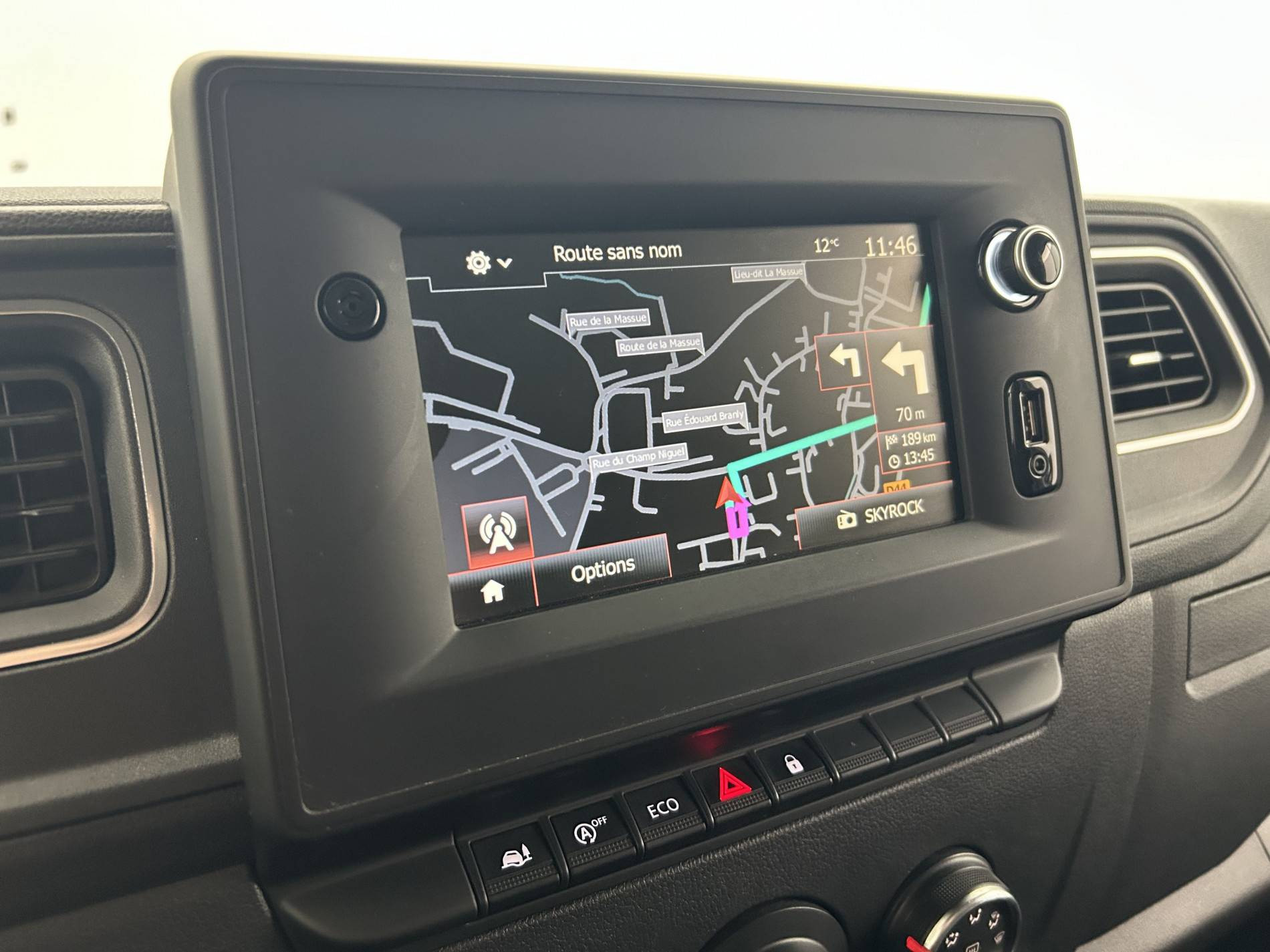 Vente en ligne Renault Master Fourgon MASTER FGN TRAC F3300 L2H2 ENERGY DCI 150 au prix de 22 890 €