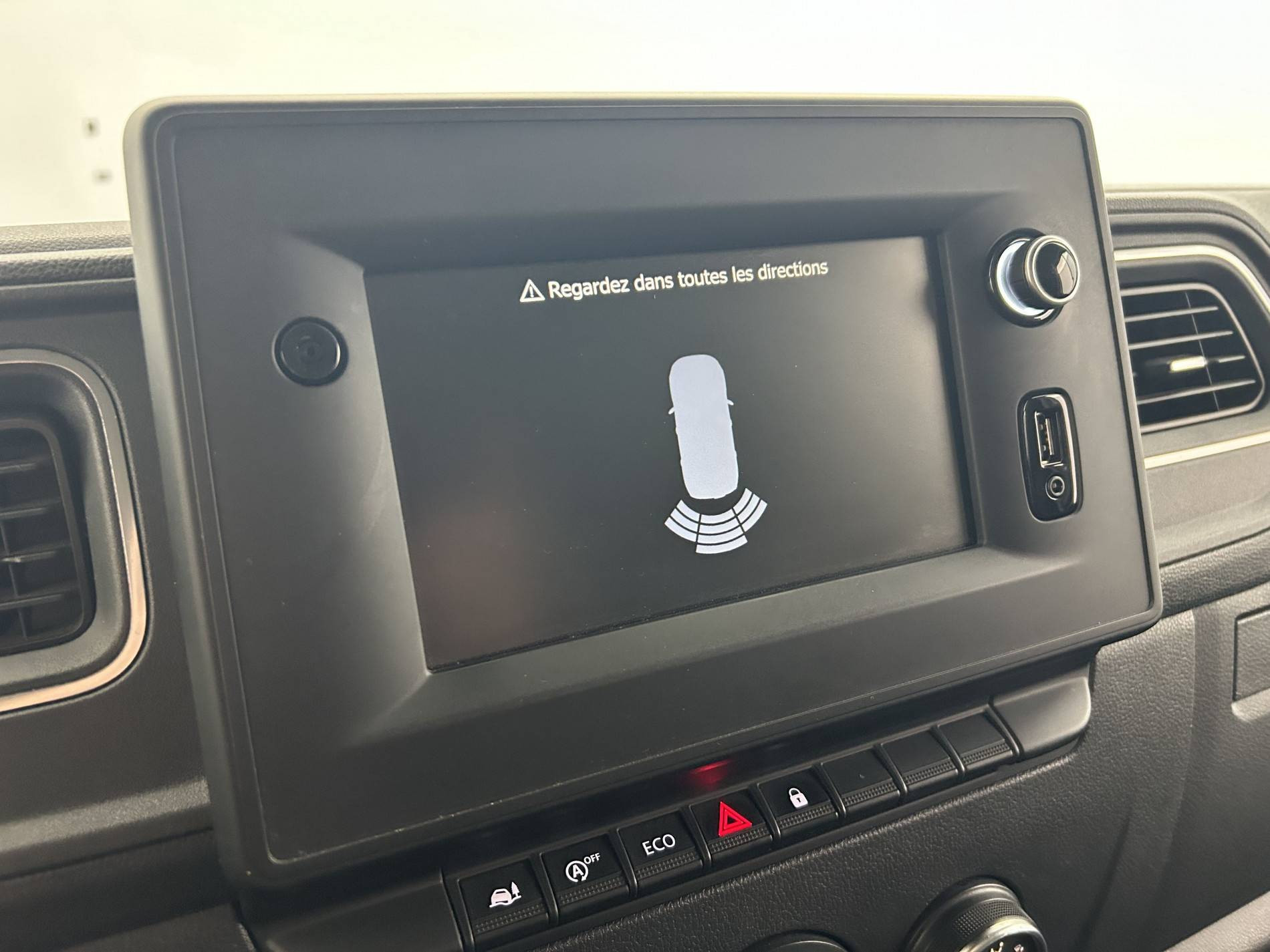 Vente en ligne Renault Master Fourgon MASTER FGN TRAC F3300 L2H2 ENERGY DCI 150 au prix de 22 890 €