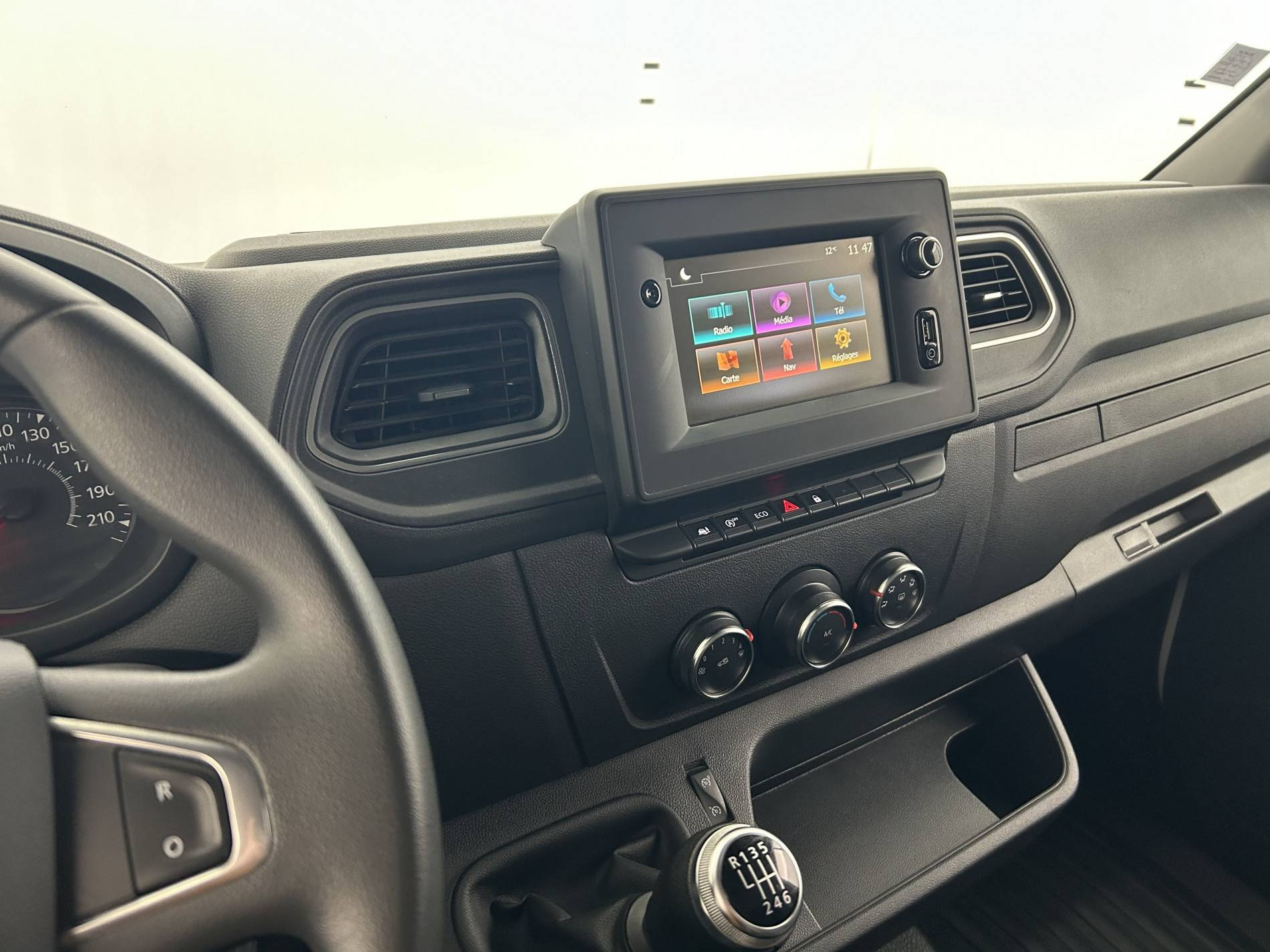 Vente en ligne Renault Master Fourgon MASTER FGN TRAC F3300 L2H2 ENERGY DCI 150 au prix de 22 890 €