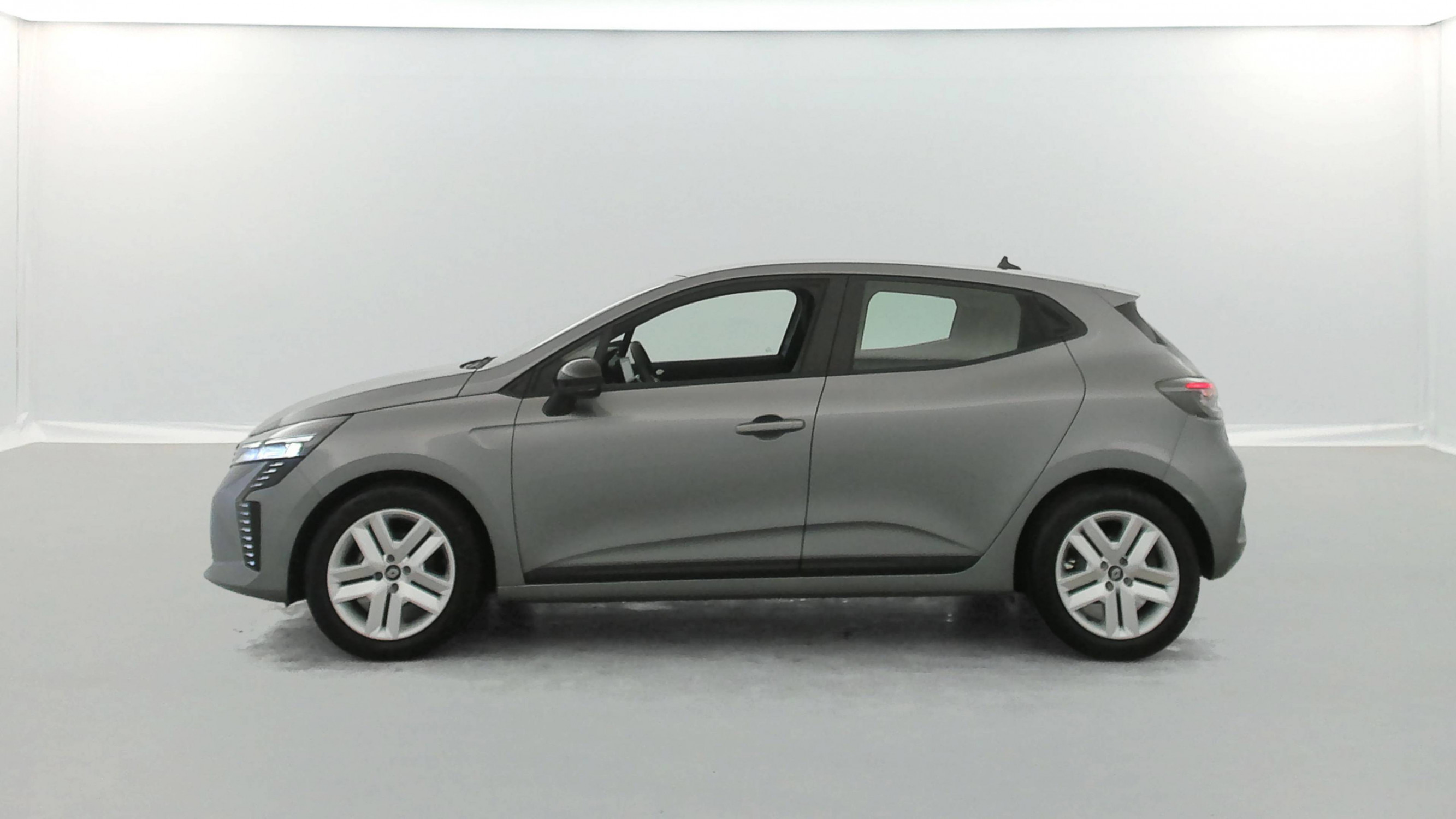 Vente en ligne Renault Clio 5 Clio TCe 90 au prix de 16 599 €