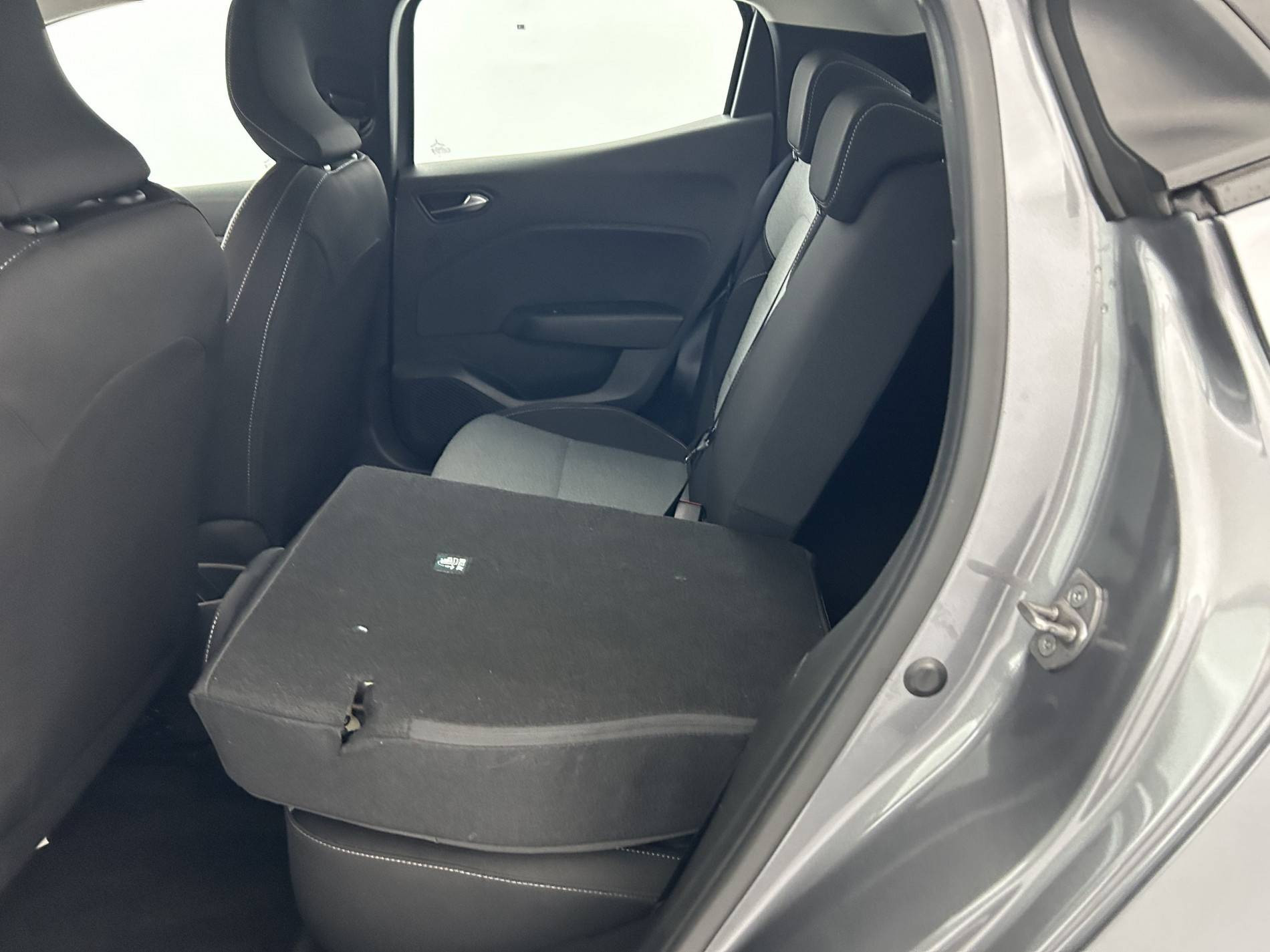 Vente en ligne Renault Clio 5 Clio TCe 90 au prix de 16 599 €