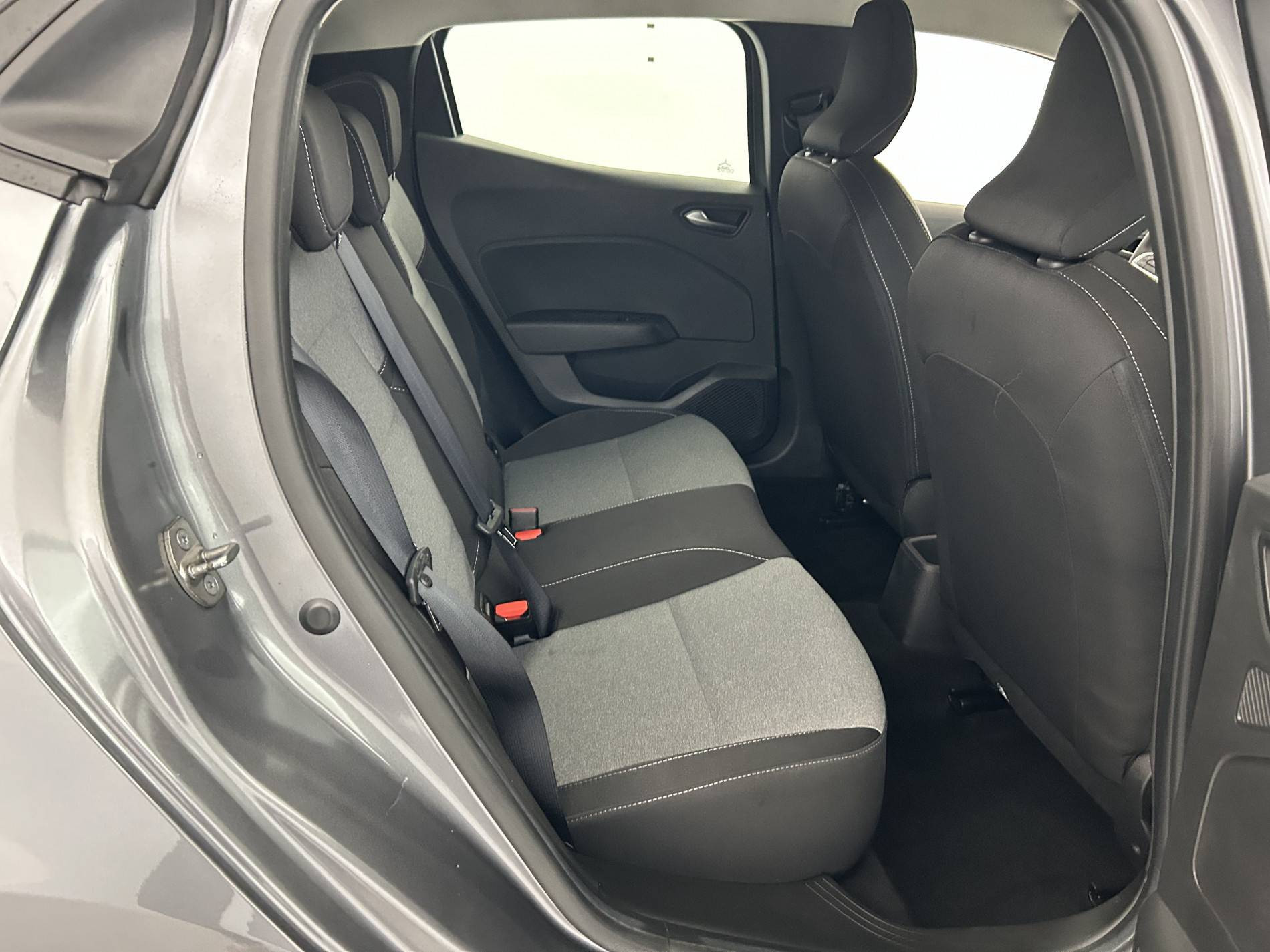 Vente en ligne Renault Clio 5 Clio TCe 90 au prix de 16 599 €