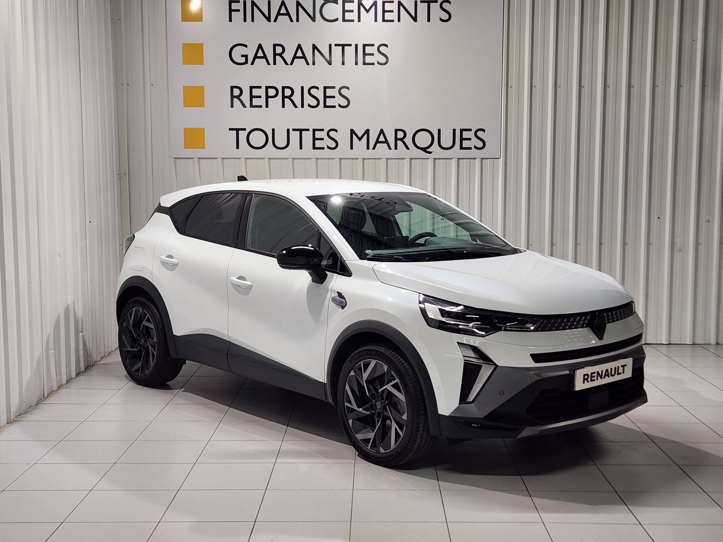 Vente en ligne Renault Captur  E-Tech full hybrid 145 ch au prix de 31 290 €
