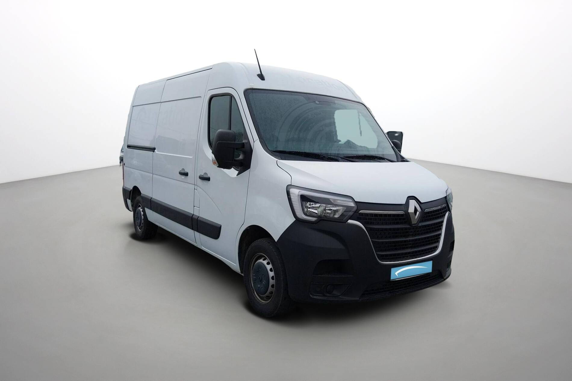 Vente en ligne Renault Master Fourgon MASTER FGN TRAC F3500 L2H2 BLUE DCI 135 au prix de 26 999 €