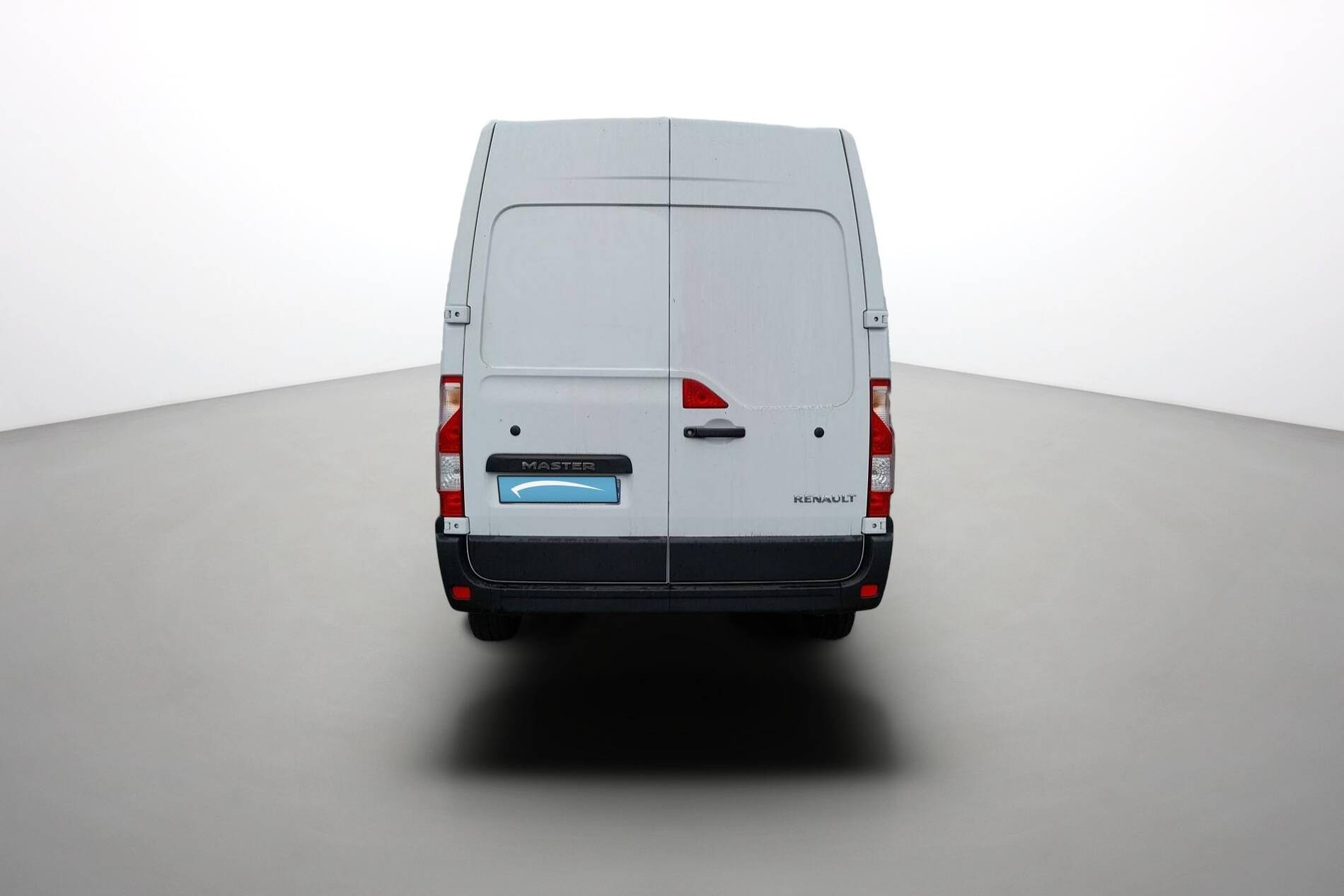 Vente en ligne Renault Master Fourgon MASTER FGN TRAC F3500 L2H2 BLUE DCI 135 au prix de 26 999 €