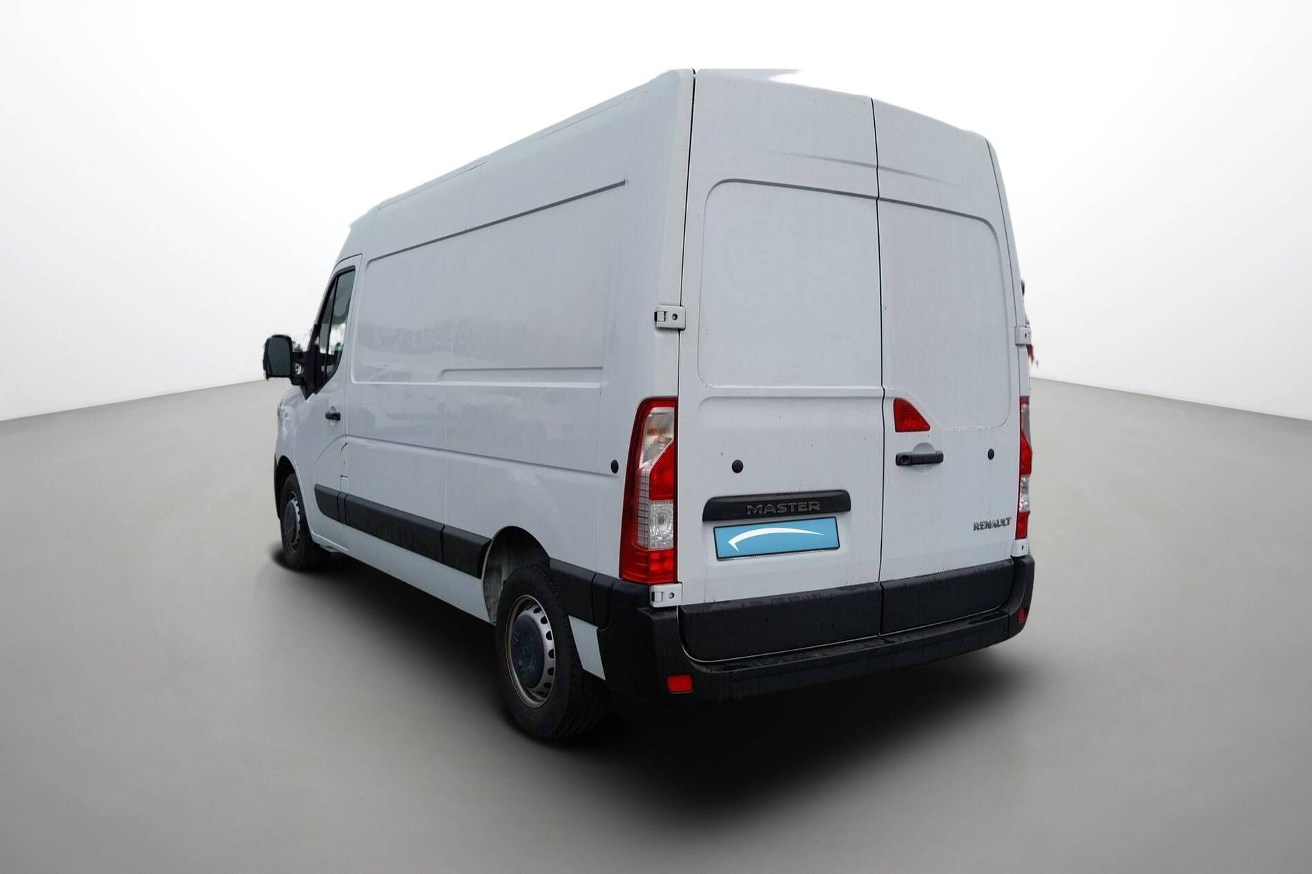 Vente en ligne Renault Master Fourgon MASTER FGN TRAC F3500 L2H2 BLUE DCI 135 au prix de 26 999 €