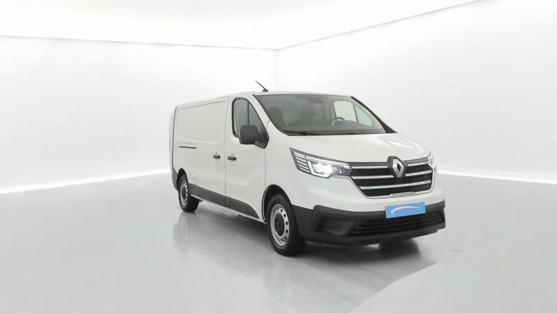 Vente en ligne Renault Trafic 3 Fourgon TRAFIC FGN L2H1 3000 KG BLUE DCI 130 au prix de 26 999 €