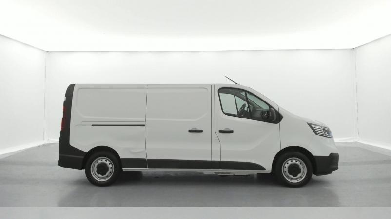 Vente en ligne Renault Trafic 3 Fourgon TRAFIC FGN L2H1 3000 KG BLUE DCI 130 au prix de 26 999 €