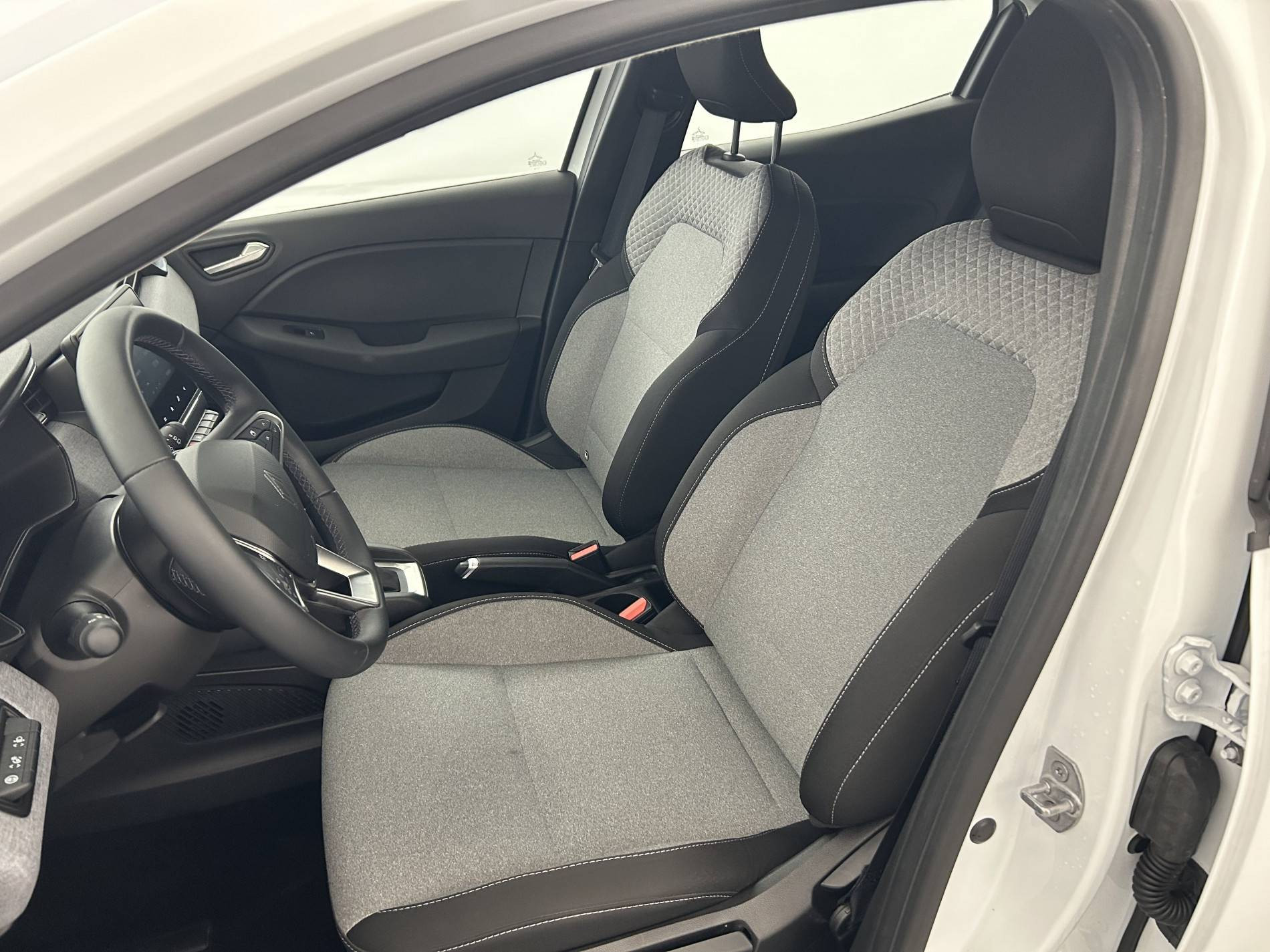 Vente en ligne Renault Clio 5 Clio E-Tech full hybrid 145 ch GSR2 au prix de 20 499 €