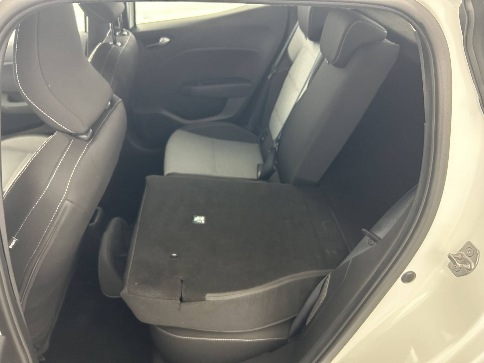 Vente en ligne Renault Clio 5 Clio E-Tech full hybrid 145 ch GSR2 au prix de 20 499 €