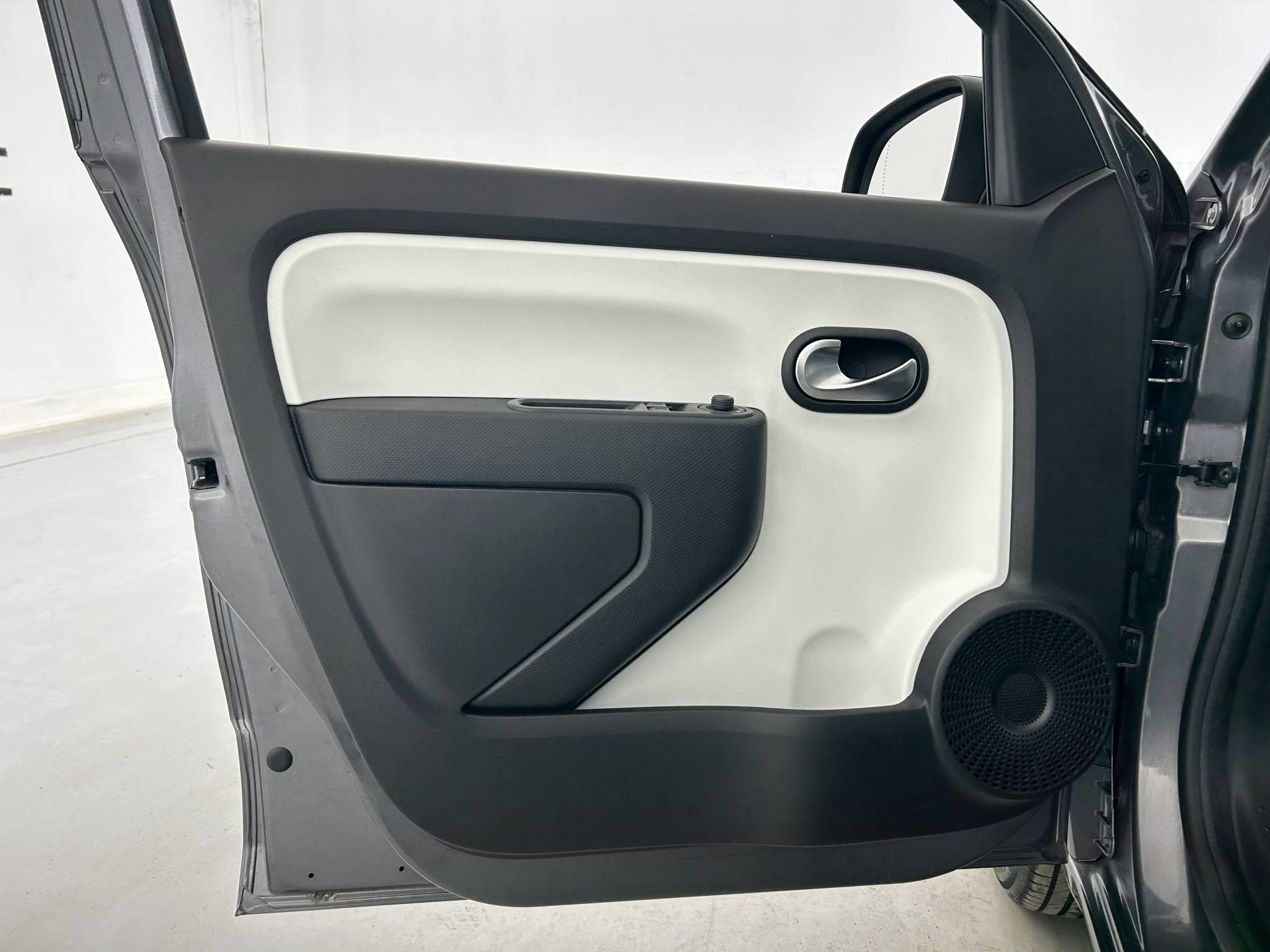 Vente en ligne Renault Twingo 3  SCe 65 au prix de 12 999 €