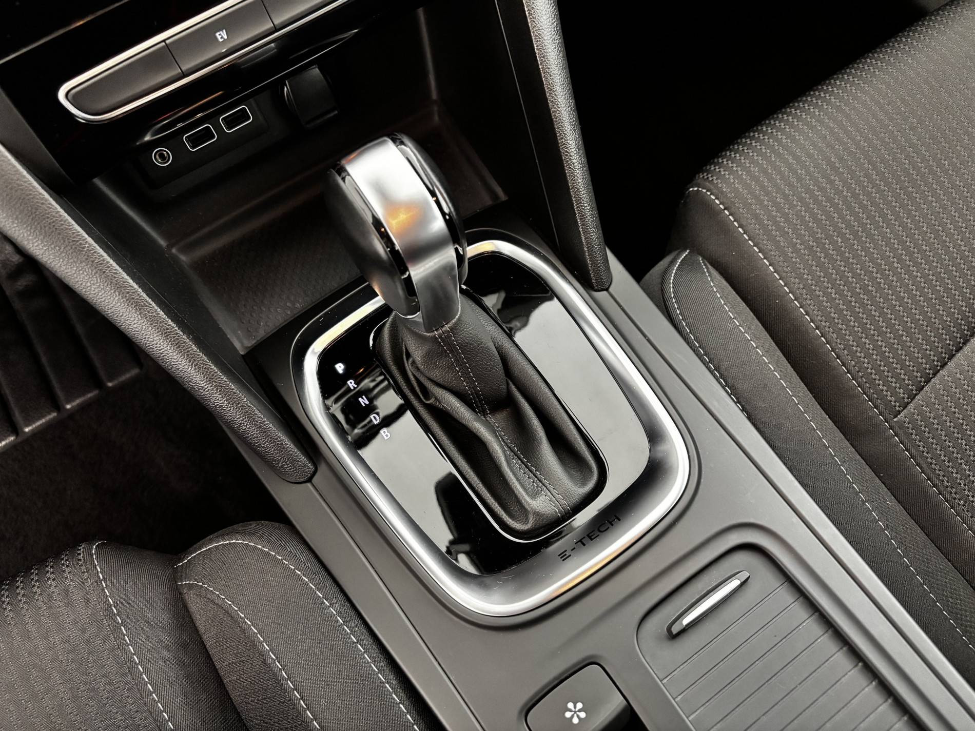 Vente en ligne Renault Megane 4 Estate Mégane IV Estate E-TECH Plug-In Hybride 160 - 21N au prix de 16 590 €