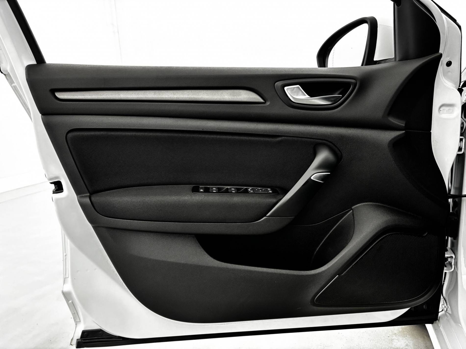 Vente en ligne Renault Megane 4 Estate Mégane IV Estate E-TECH Plug-In Hybride 160 - 21N au prix de 16 590 €