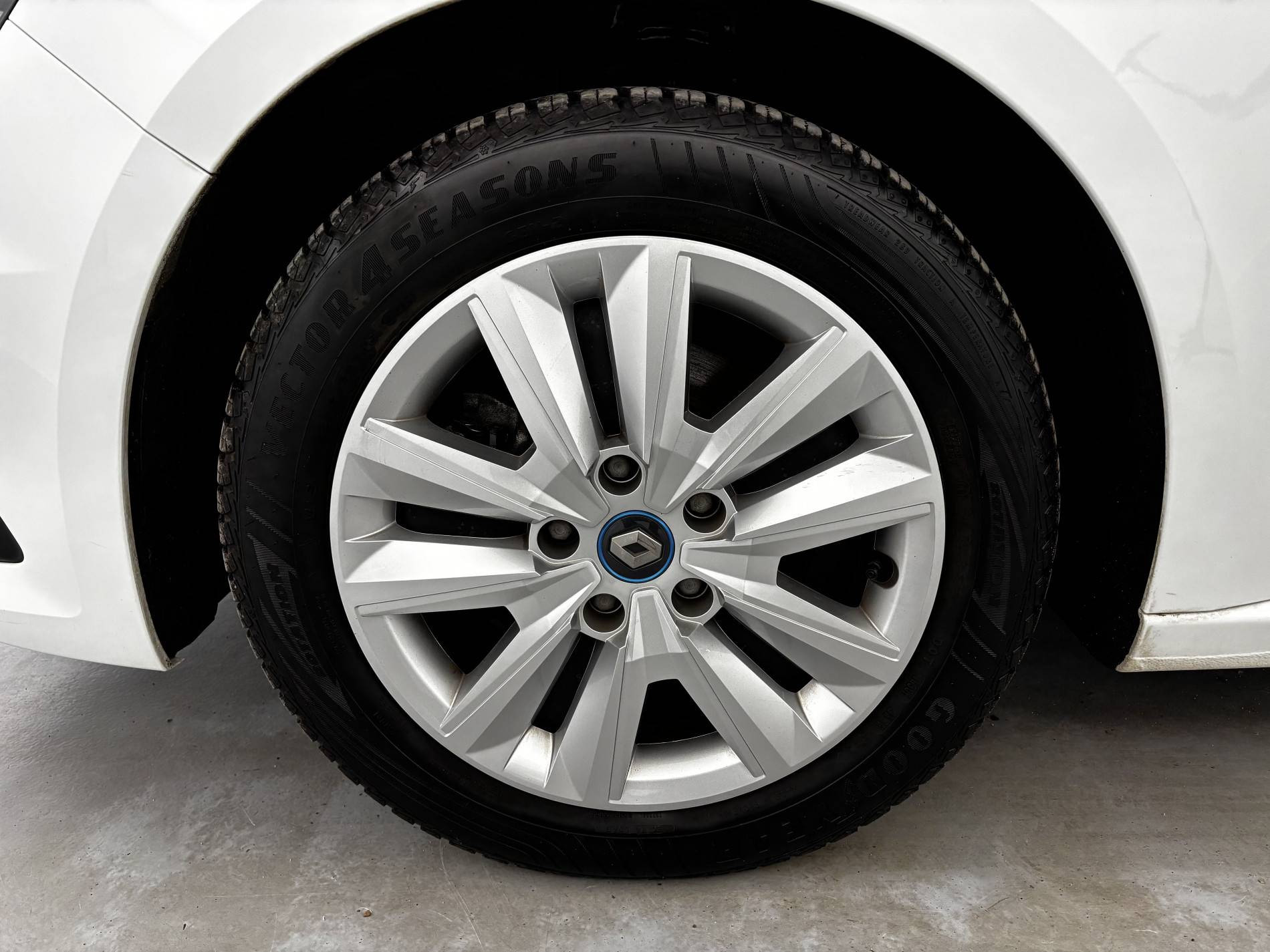 Vente en ligne Renault Megane 4 Estate Mégane IV Estate E-TECH Plug-In Hybride 160 - 21N au prix de 16 590 €