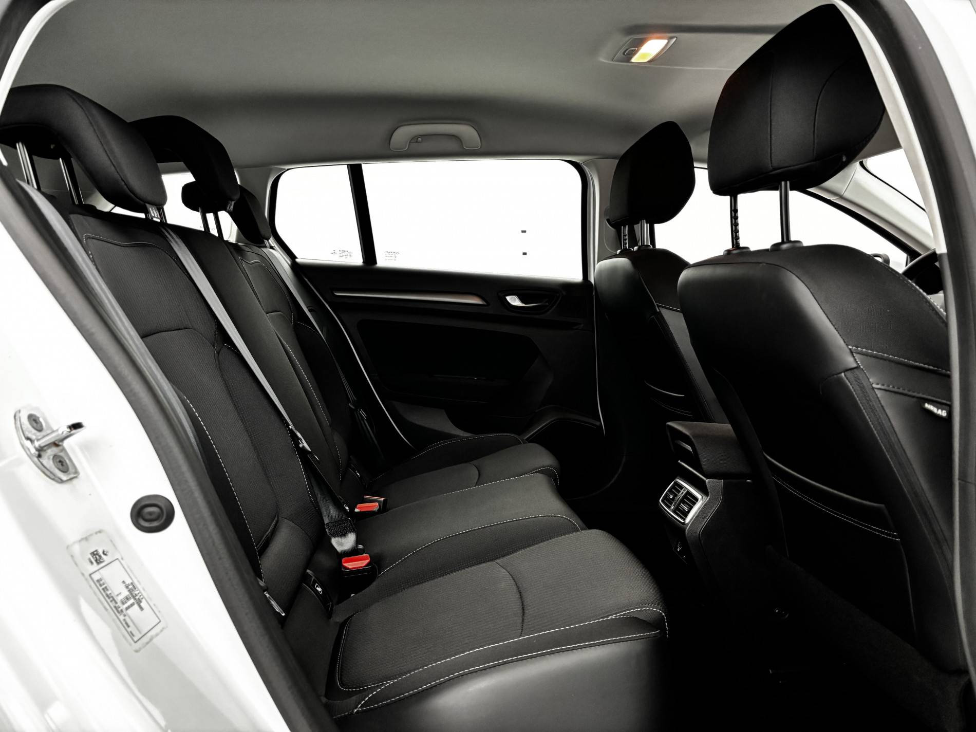 Vente en ligne Renault Megane 4 Estate Mégane IV Estate E-TECH Plug-In Hybride 160 - 21N au prix de 16 590 €