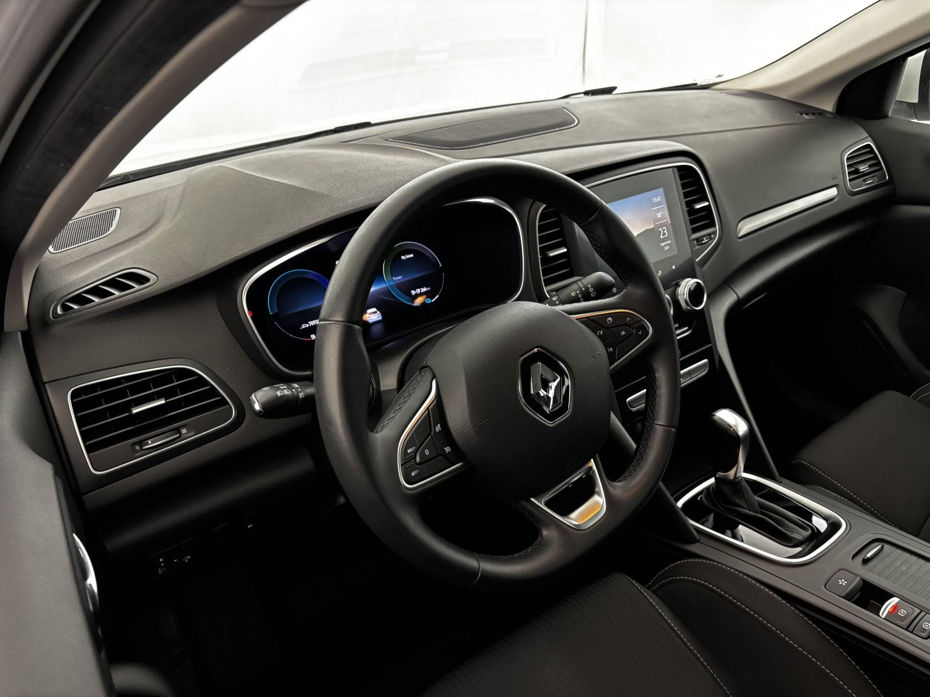 Vente en ligne Renault Megane 4 Estate Mégane IV Estate E-TECH Plug-In Hybride 160 - 21N au prix de 16 590 €