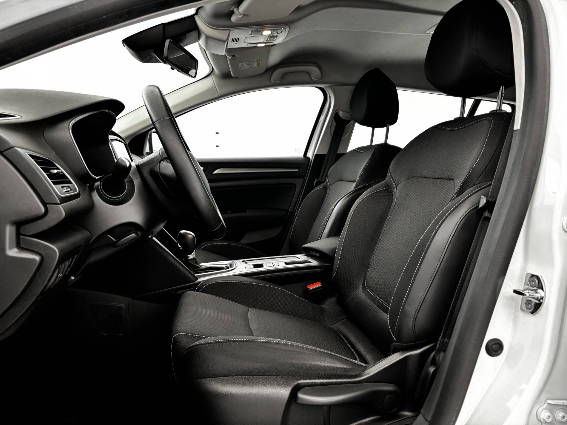 Vente en ligne Renault Megane 4 Estate Mégane IV Estate E-TECH Plug-In Hybride 160 - 21N au prix de 16 590 €