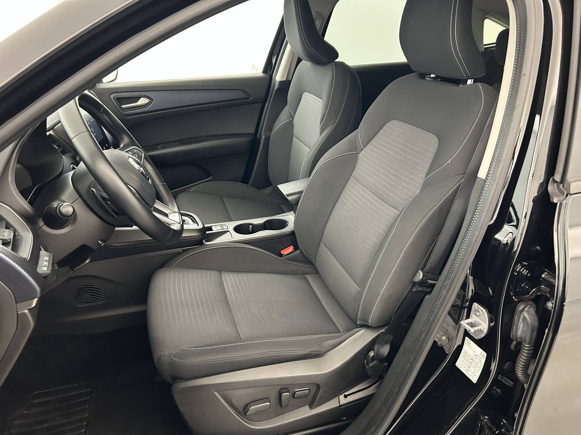 Vente en ligne Renault Arkana  TCe 140 EDC FAP au prix de 18 890 €