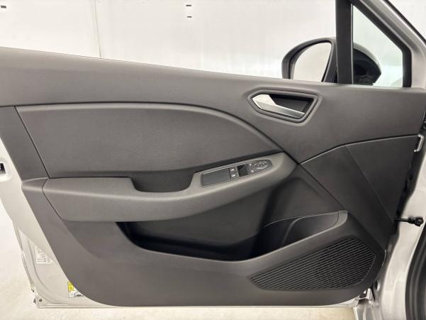 Vente en ligne Renault Clio 5 Clio Blue dCi 100 au prix de 16 499 €