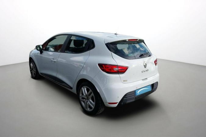 Vente en ligne Renault Clio 4 Clio dCi 75 E6C au prix de 12 499 €