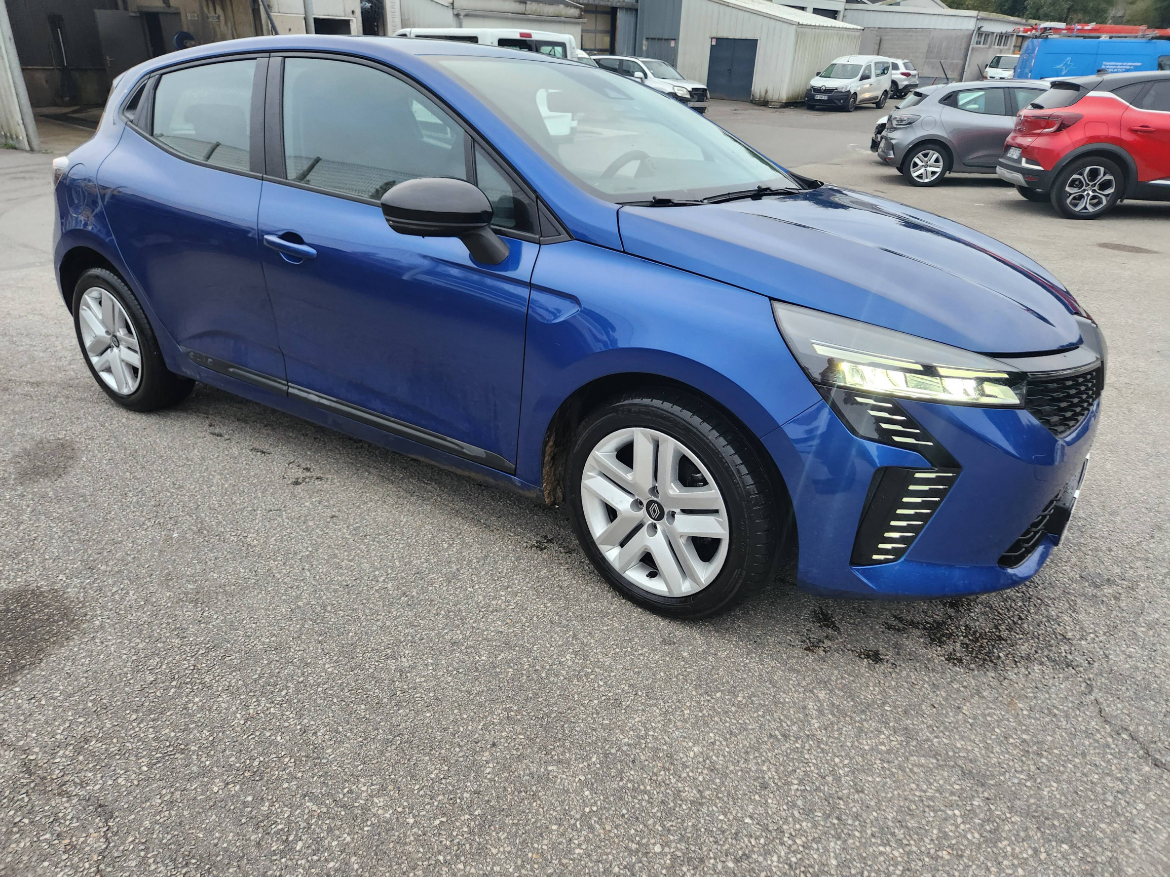 Vente en ligne Renault Clio 5 Clio dCi 100 au prix de 15 999 €