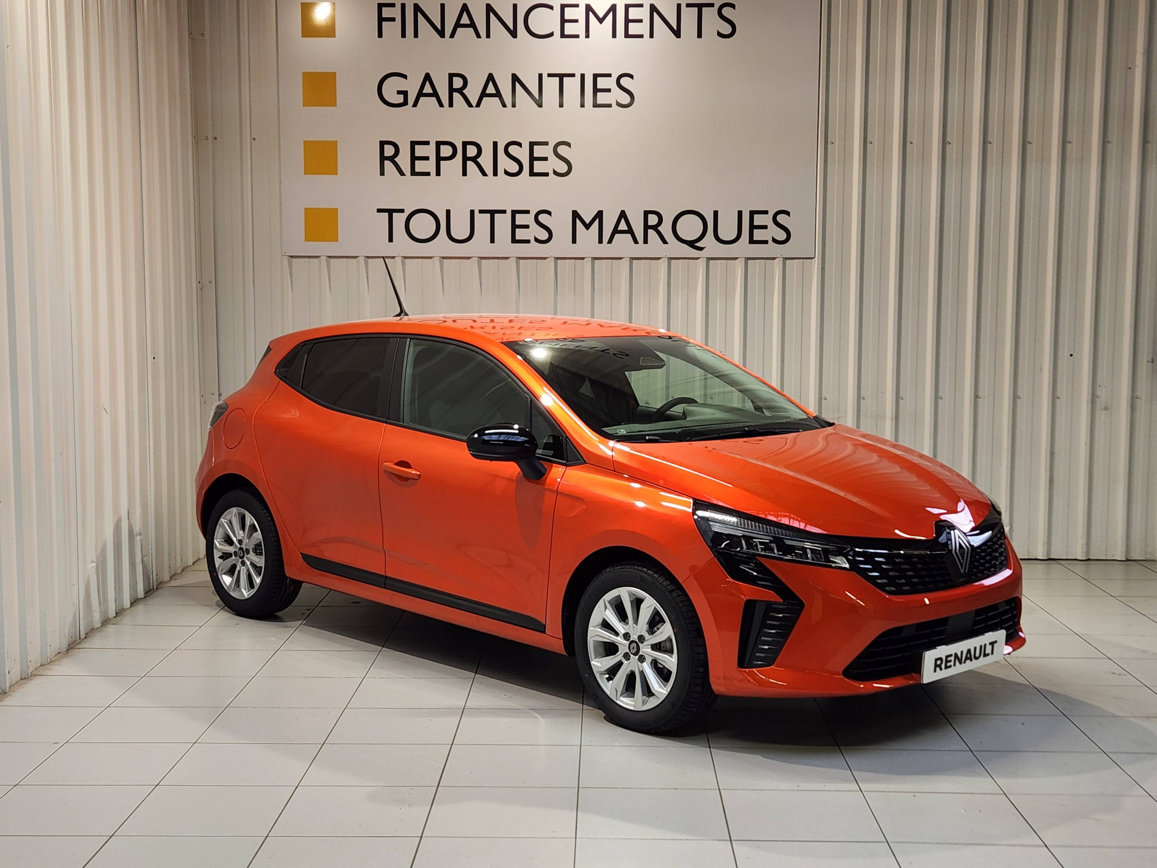 Vente en ligne Renault Clio 5 Clio TCe 90 ch au prix de 17 790 €