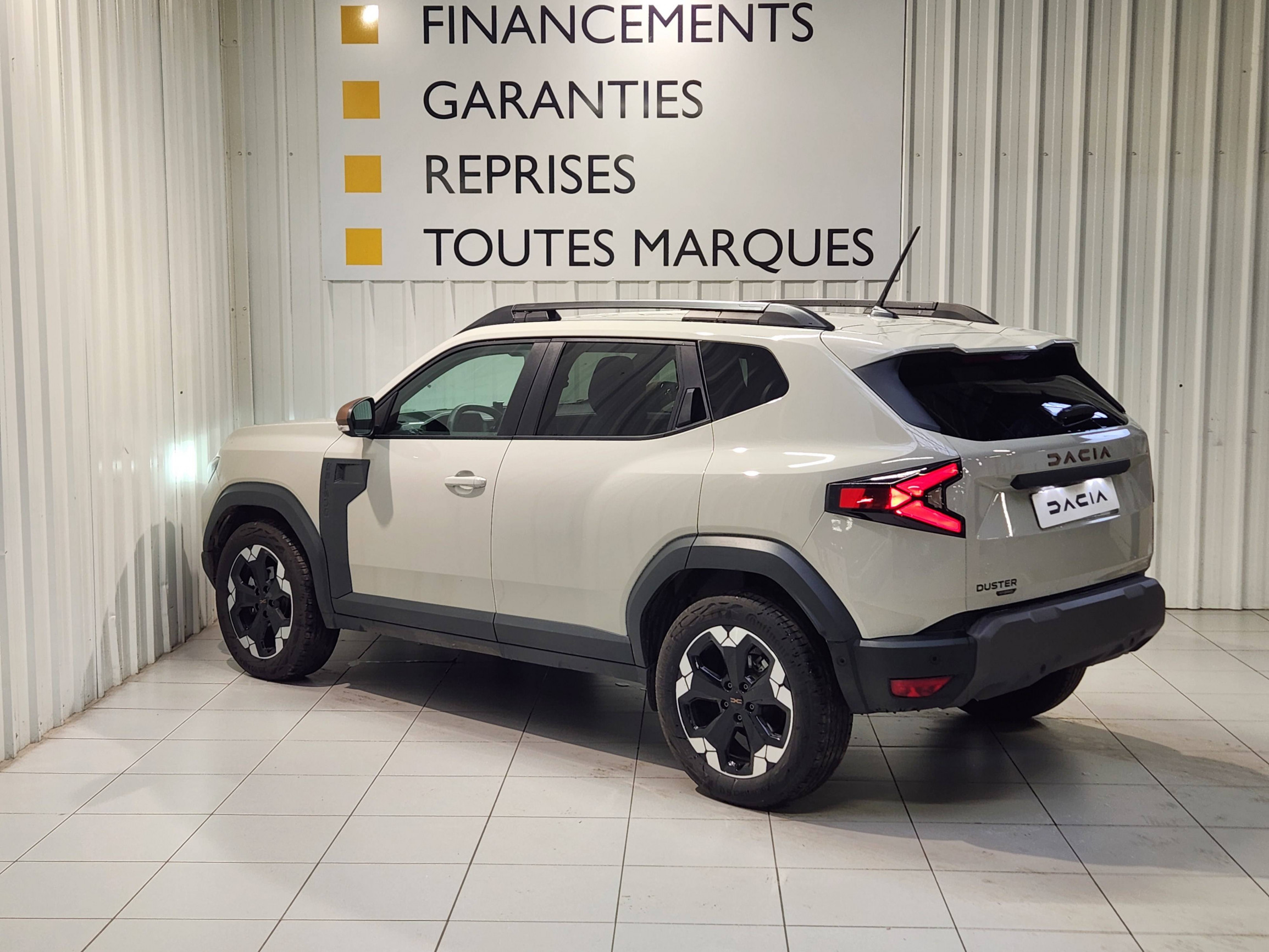Vente en ligne Dacia Duster  Hybrid 140 au prix de 30 390 €