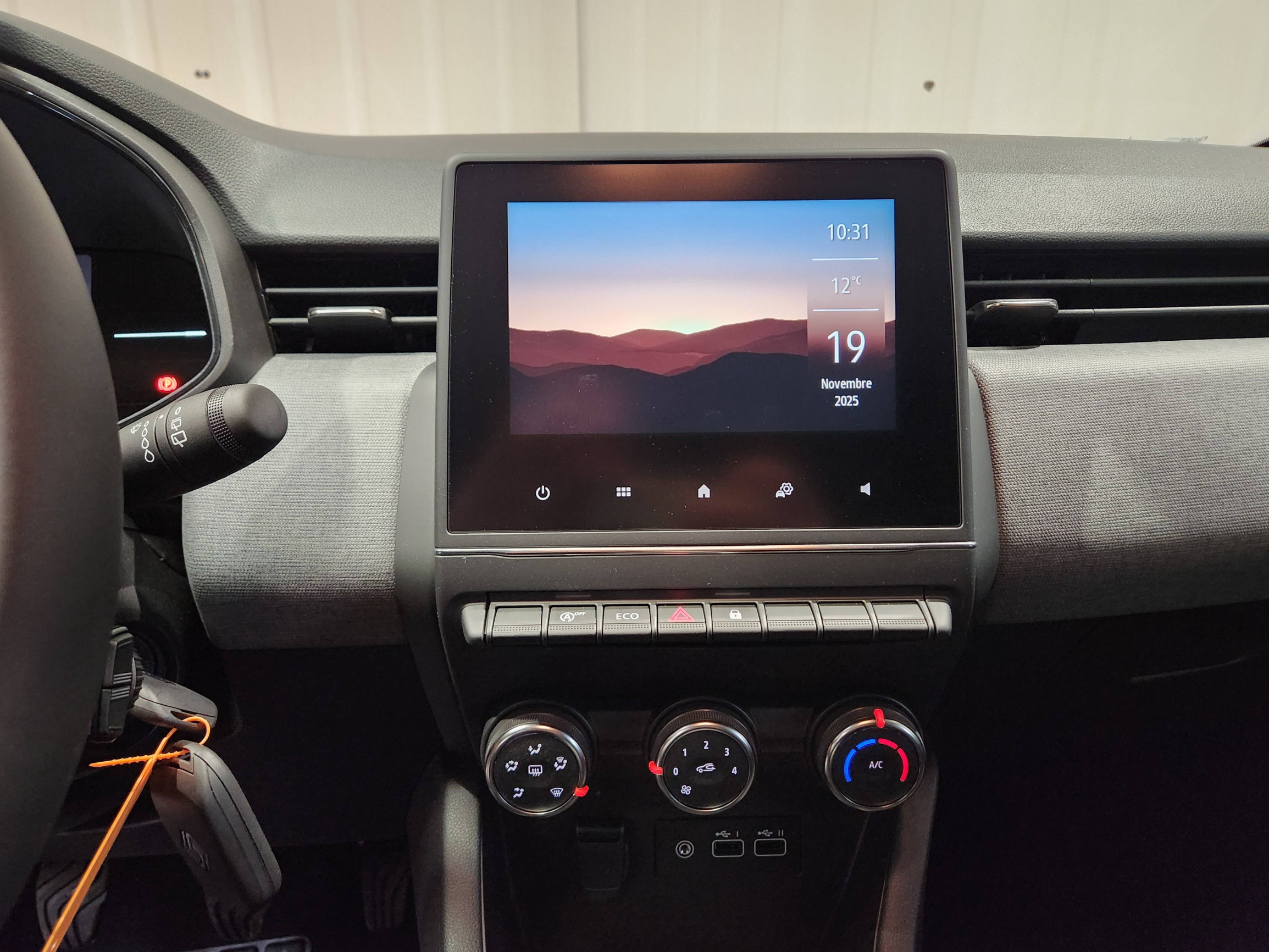 Vente en ligne Renault Clio 5 Clio TCe 90 ch au prix de 17 790 €