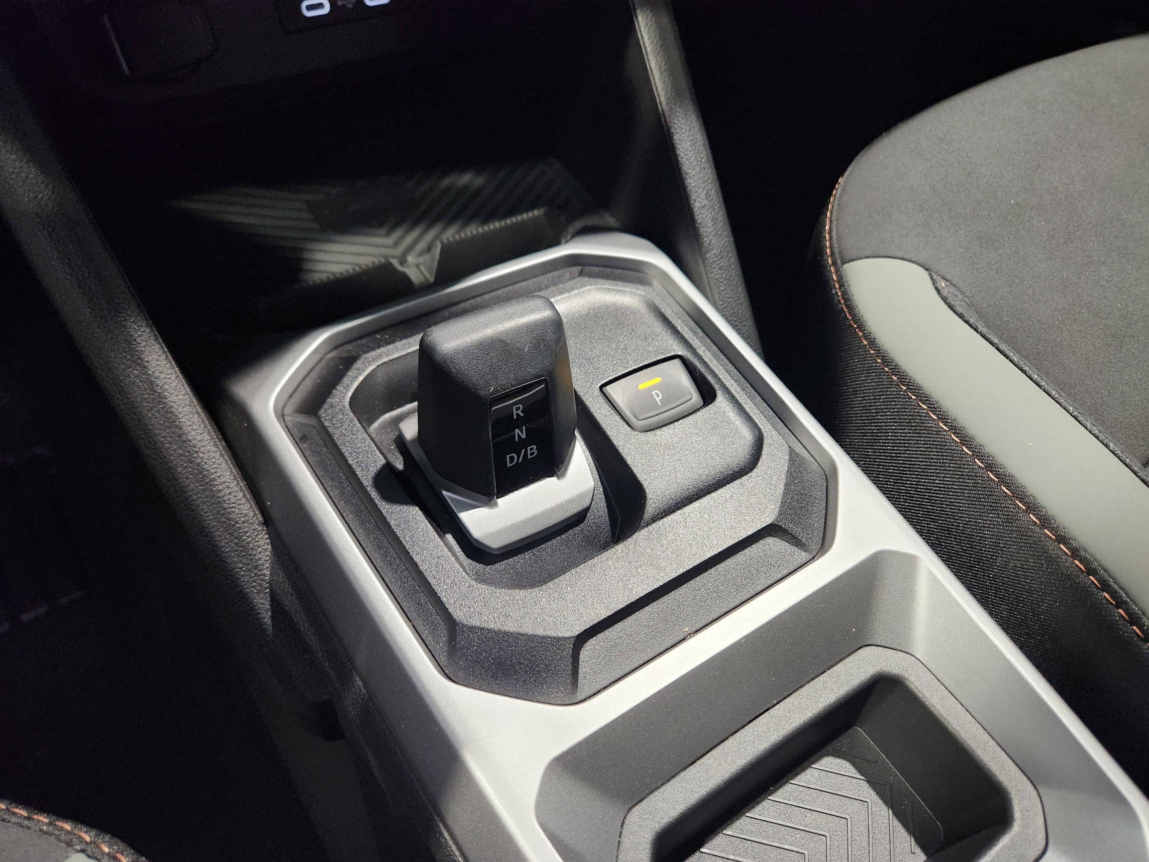 Vente en ligne Dacia Duster  Hybrid 140 au prix de 30 390 €