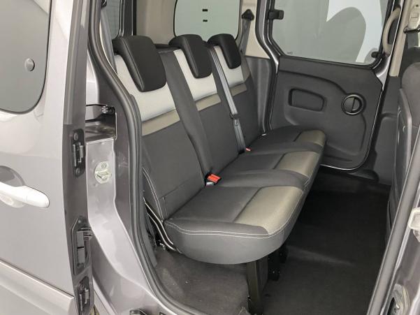 Vente en ligne Renault Kangoo  Blue dCi 95 au prix de 19 490 €