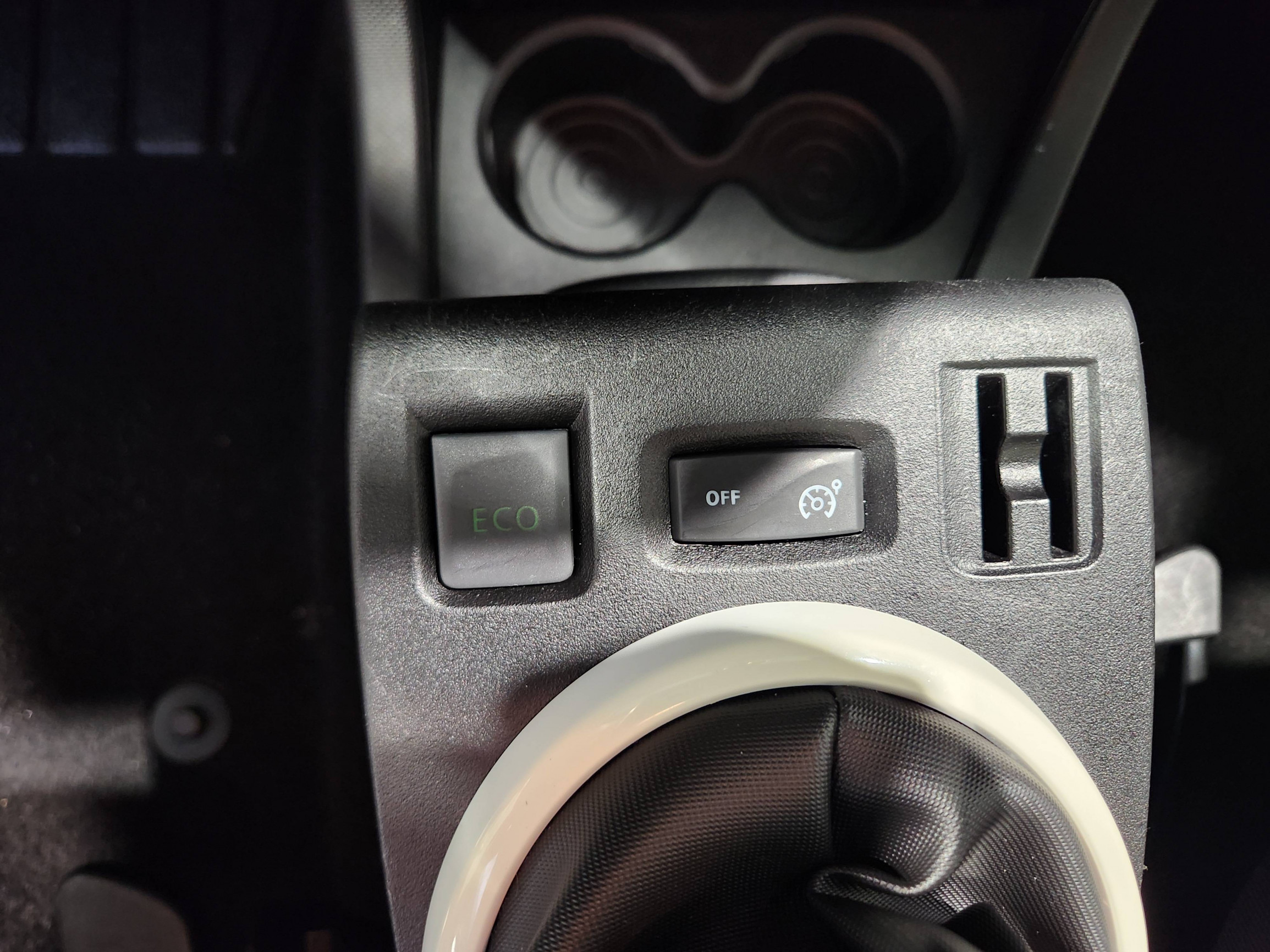 Vente en ligne Renault Twingo 3  0.9 TCe 90 Energy E6C au prix de 8 890 €