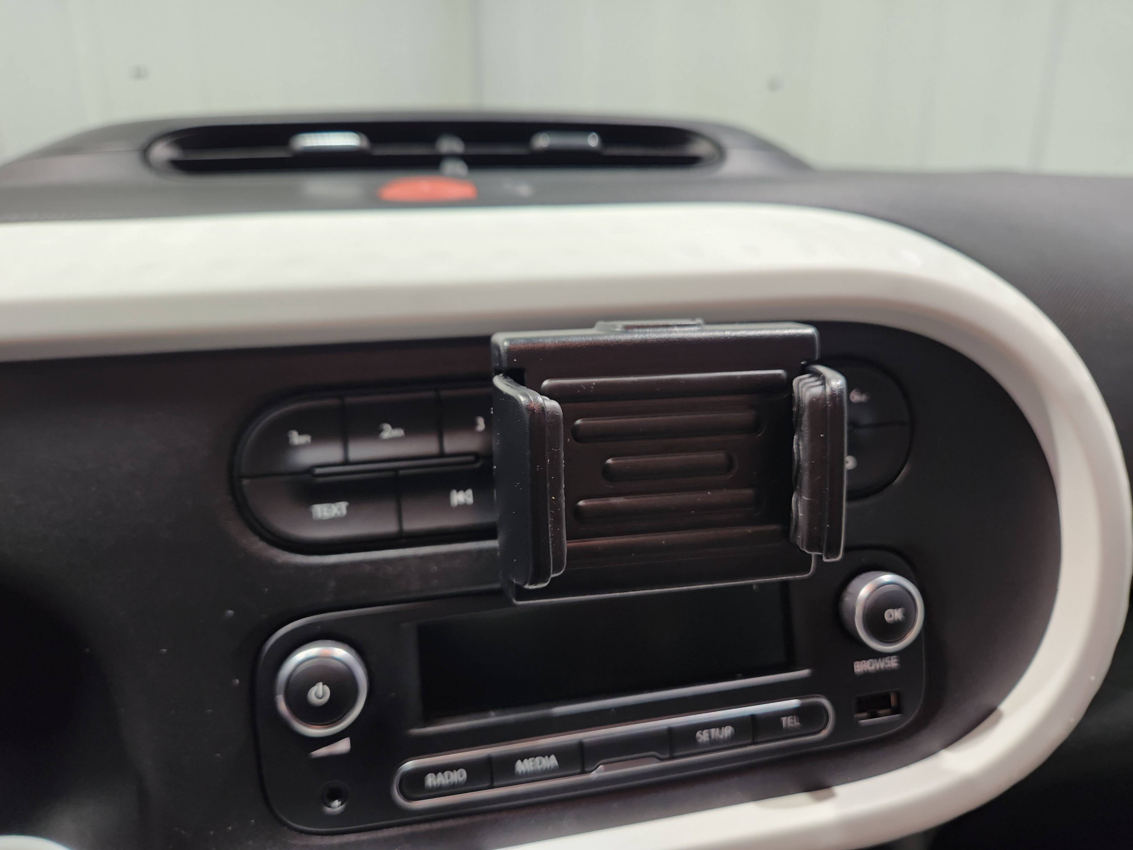 Vente en ligne Renault Twingo 3  0.9 TCe 90 Energy E6C au prix de 8 890 €