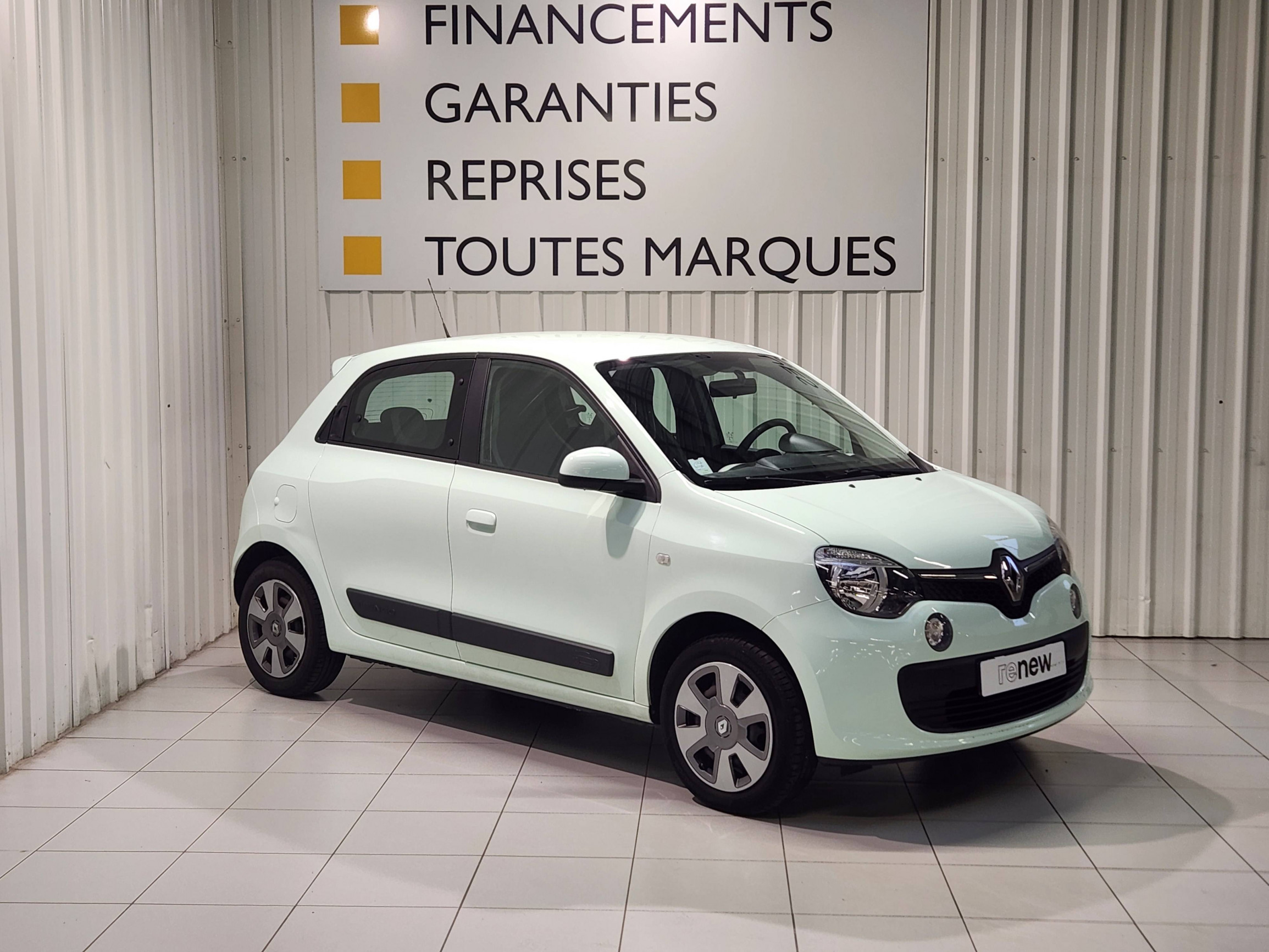 Vente en ligne Renault Twingo 3  0.9 TCe 90 Energy E6C au prix de 8 890 €