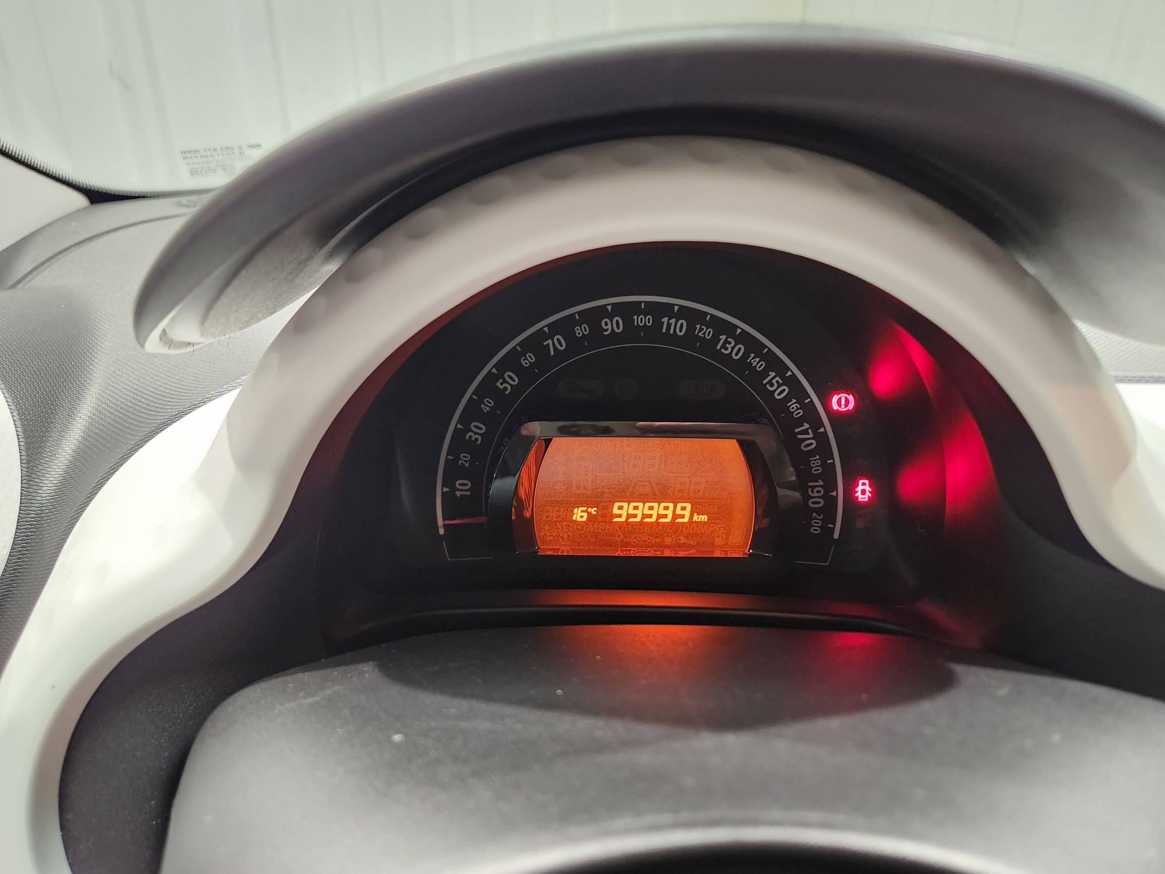 Vente en ligne Renault Twingo 3  0.9 TCe 90 Energy E6C au prix de 8 890 €