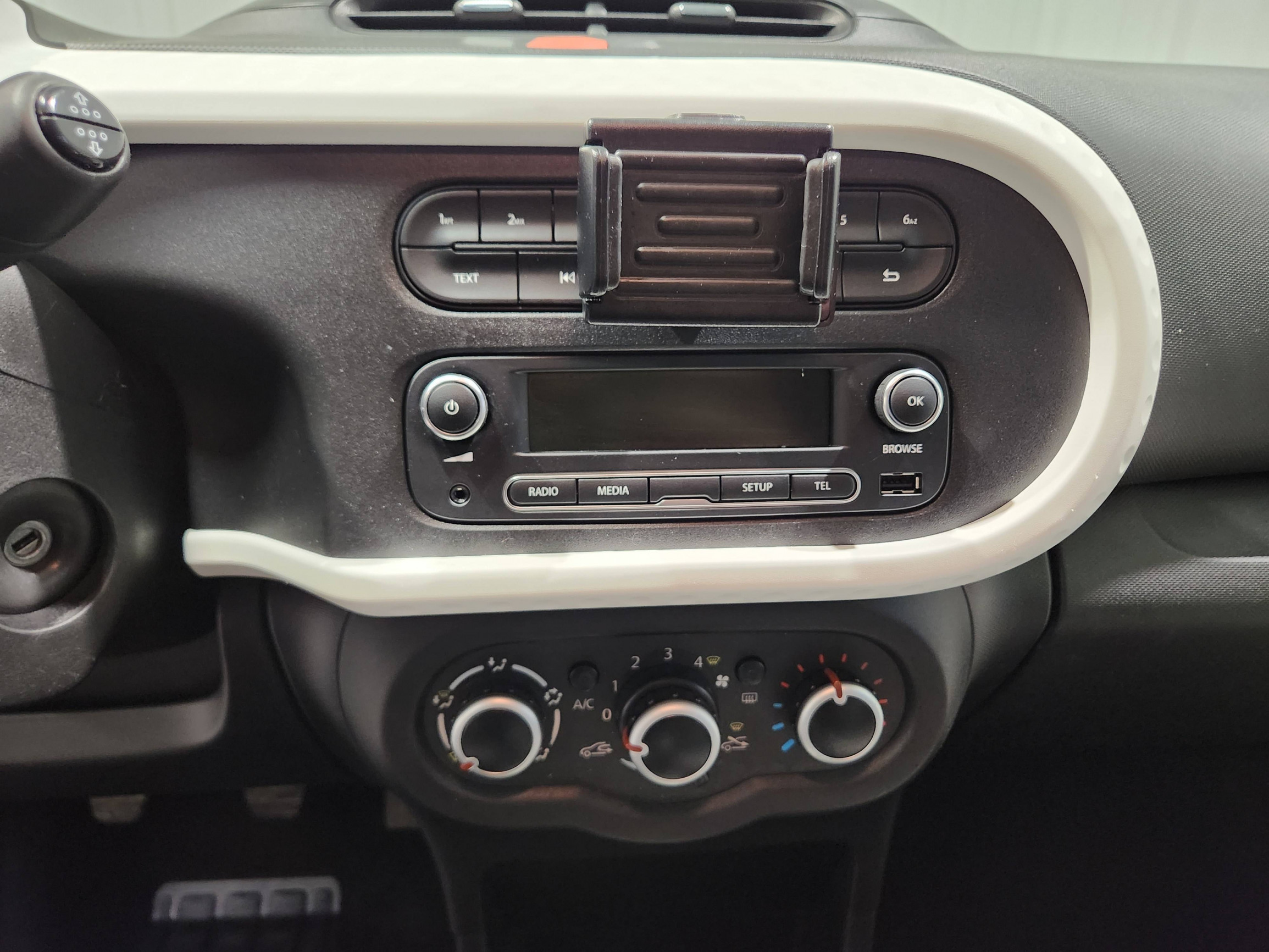 Vente en ligne Renault Twingo 3  0.9 TCe 90 Energy E6C au prix de 8 890 €