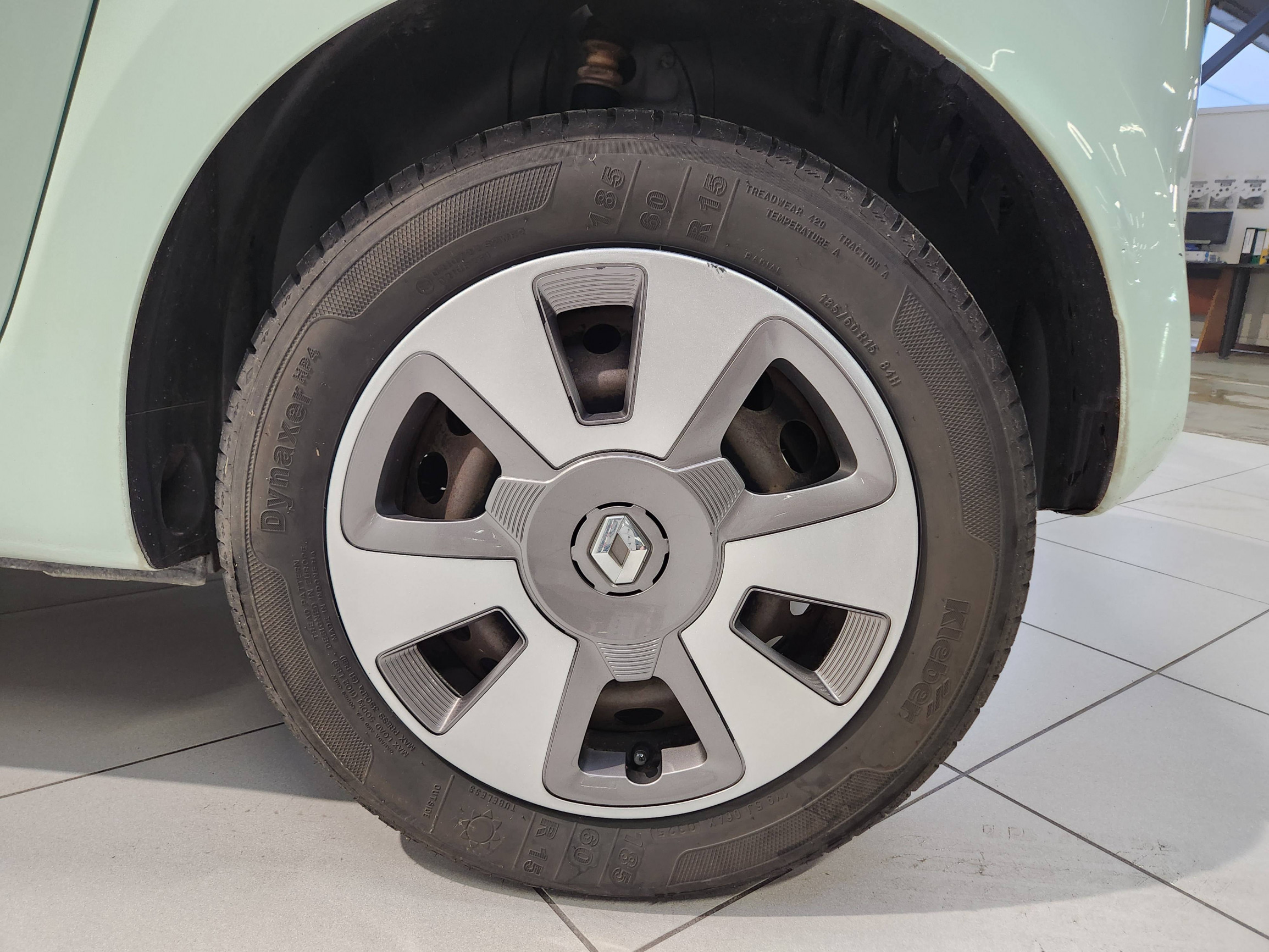 Vente en ligne Renault Twingo 3  0.9 TCe 90 Energy E6C au prix de 8 890 €