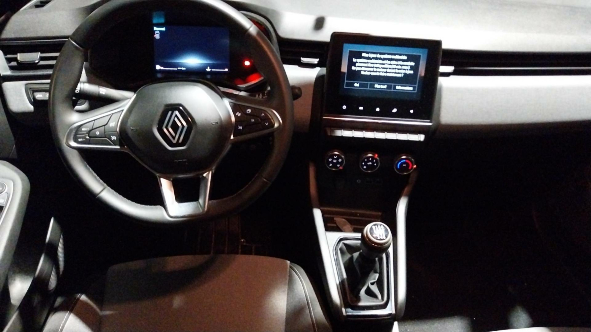 Vente en ligne Renault Clio 5 Clio dCi 100 au prix de 15 999 €