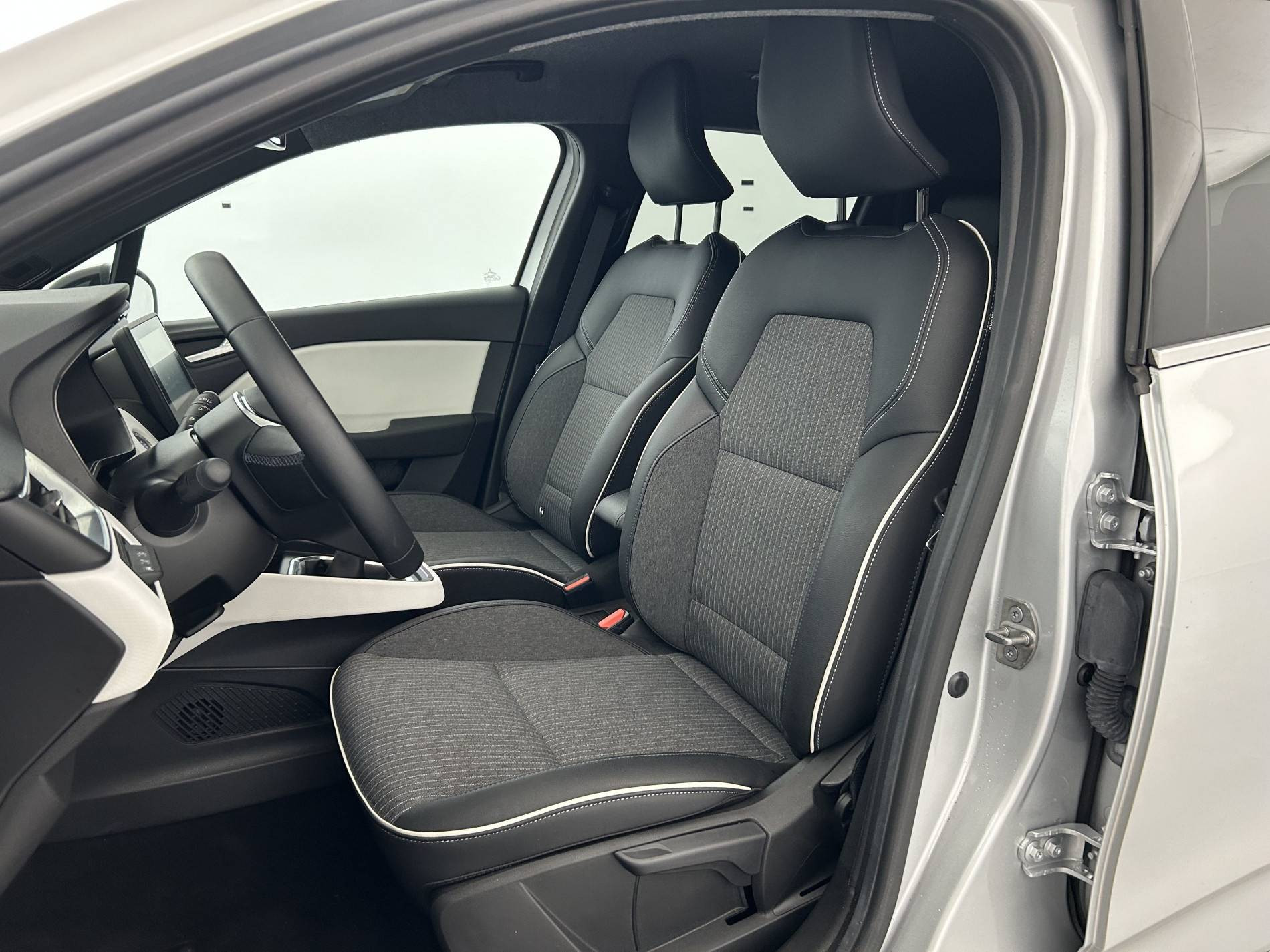 Vente en ligne Renault Clio 5 Clio TCe 90 au prix de 15 699 €