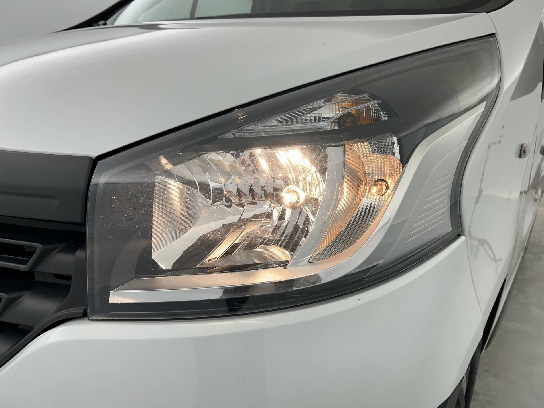 Vente en ligne Renault Trafic 3 Fourgon TRAFIC FGN L1H1 1000 KG DCI 120 E6 au prix de 15 750 €