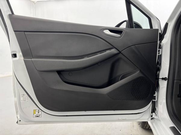 Vente en ligne Renault Clio 5 Clio E-Tech 140 au prix de 16 499 €