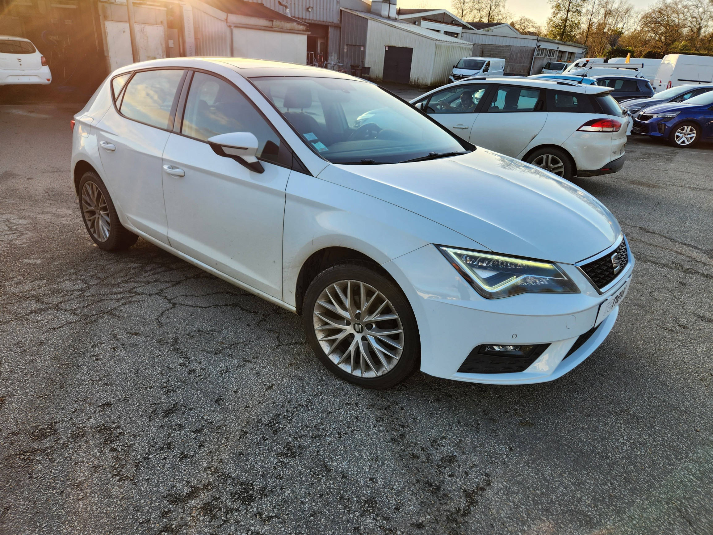 Vente en ligne Seat Leon  1.0 EcoTSI 115 Start/Stop BVM6 au prix de 12 999 €