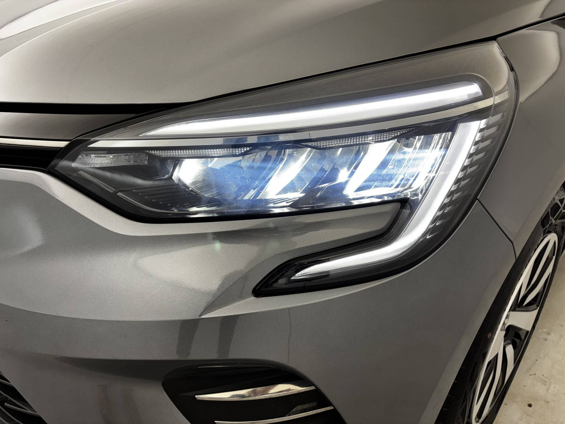 Vente en ligne Renault Clio 5 Clio TCe 90 au prix de 15 590 €