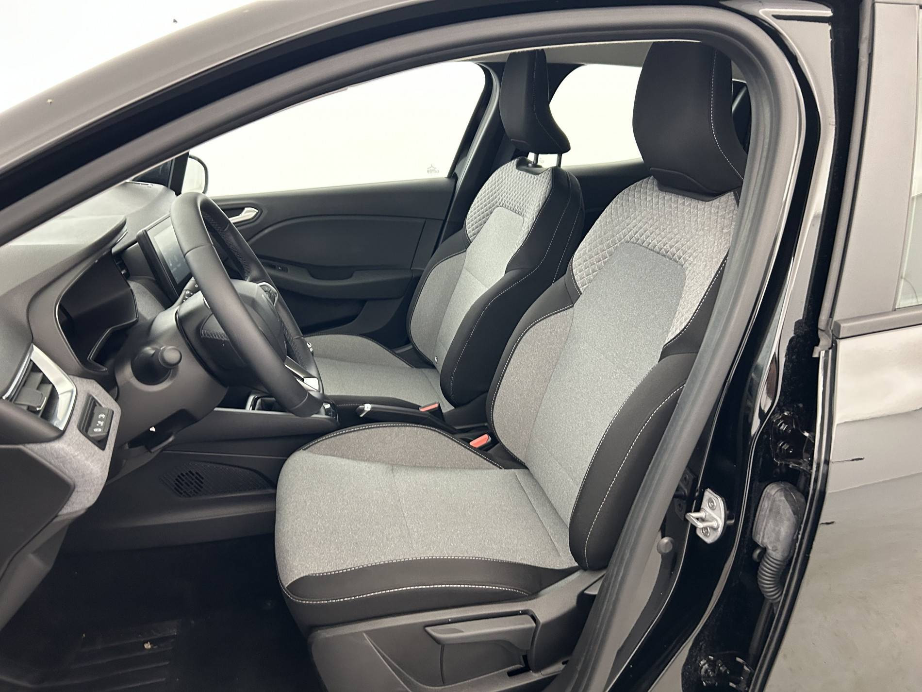 Vente en ligne Renault Clio 5 Clio Blue dCi 100 ch GSR2 au prix de 19 499 €