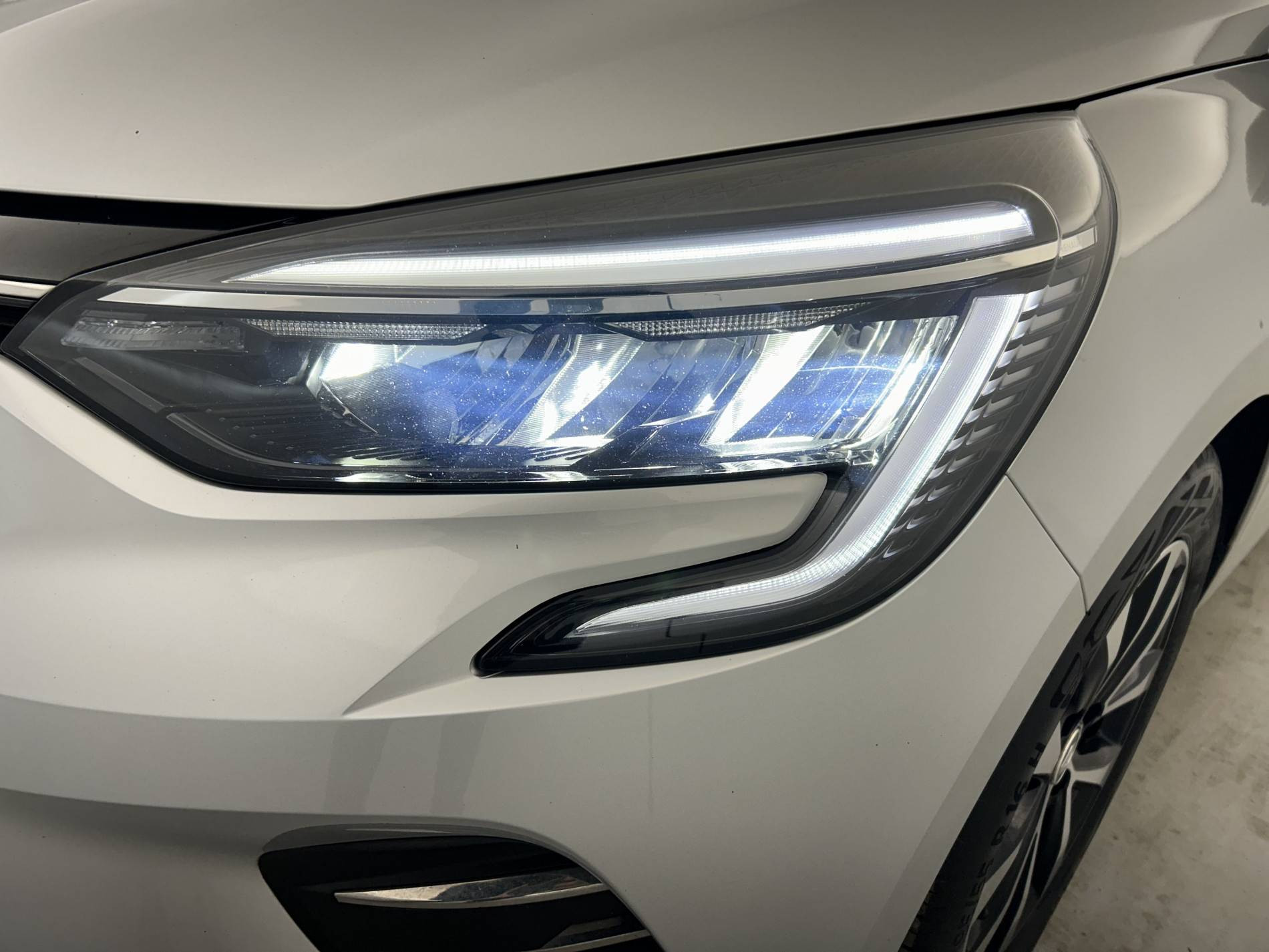 Vente en ligne Renault Clio 5 Clio TCe 90 au prix de 16 290 €