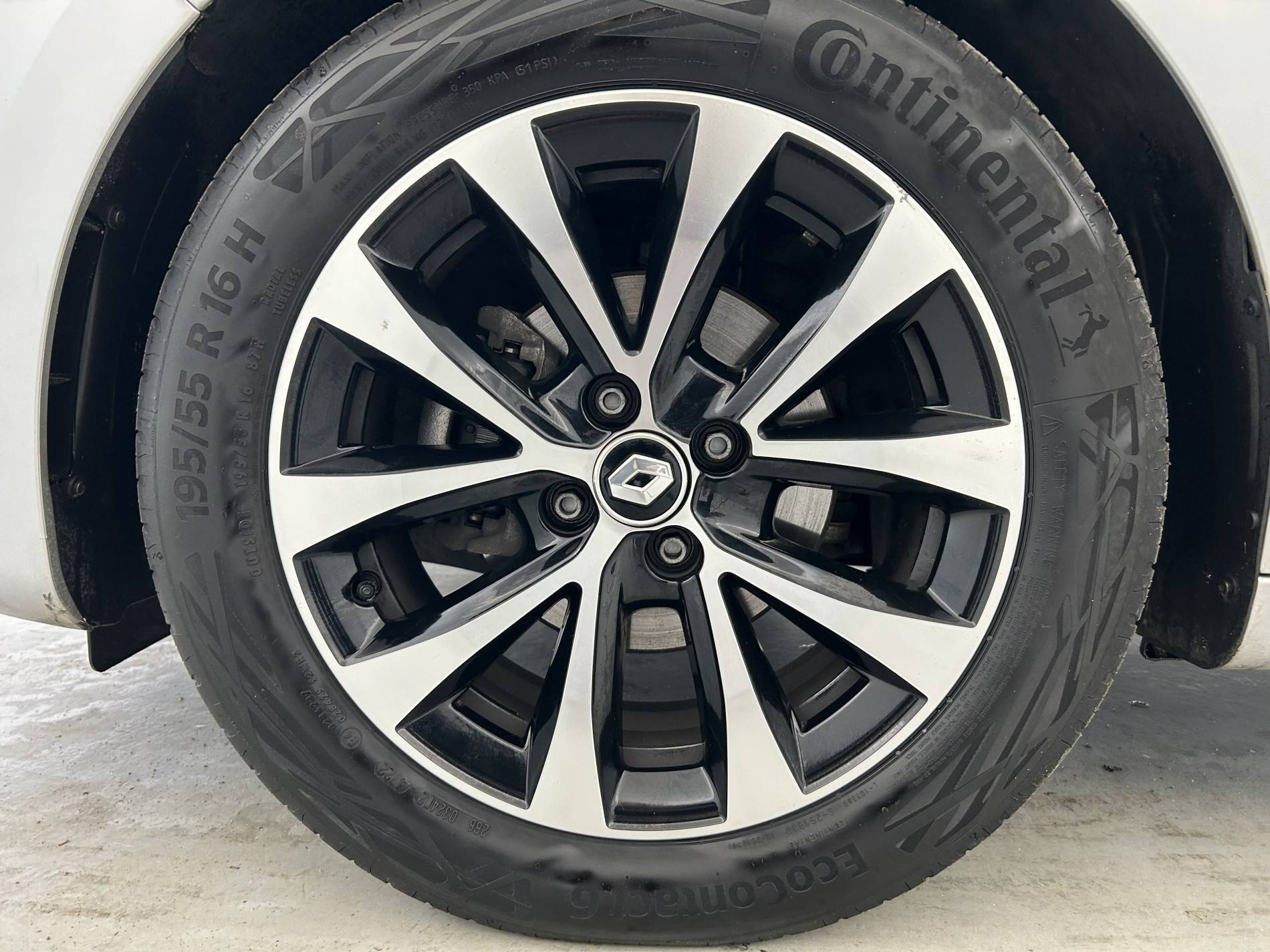 Vente en ligne Renault Clio 5 Clio TCe 90 au prix de 16 290 €