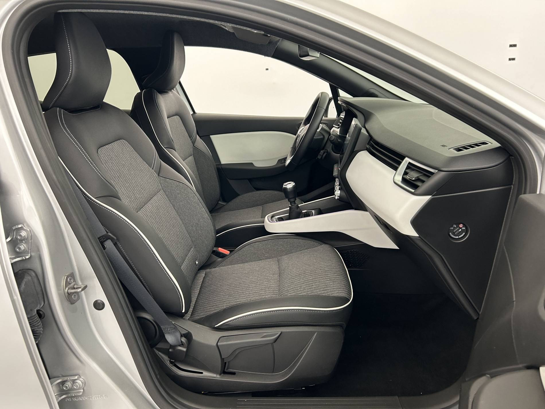 Vente en ligne Renault Clio 5 Clio TCe 90 au prix de 16 290 €