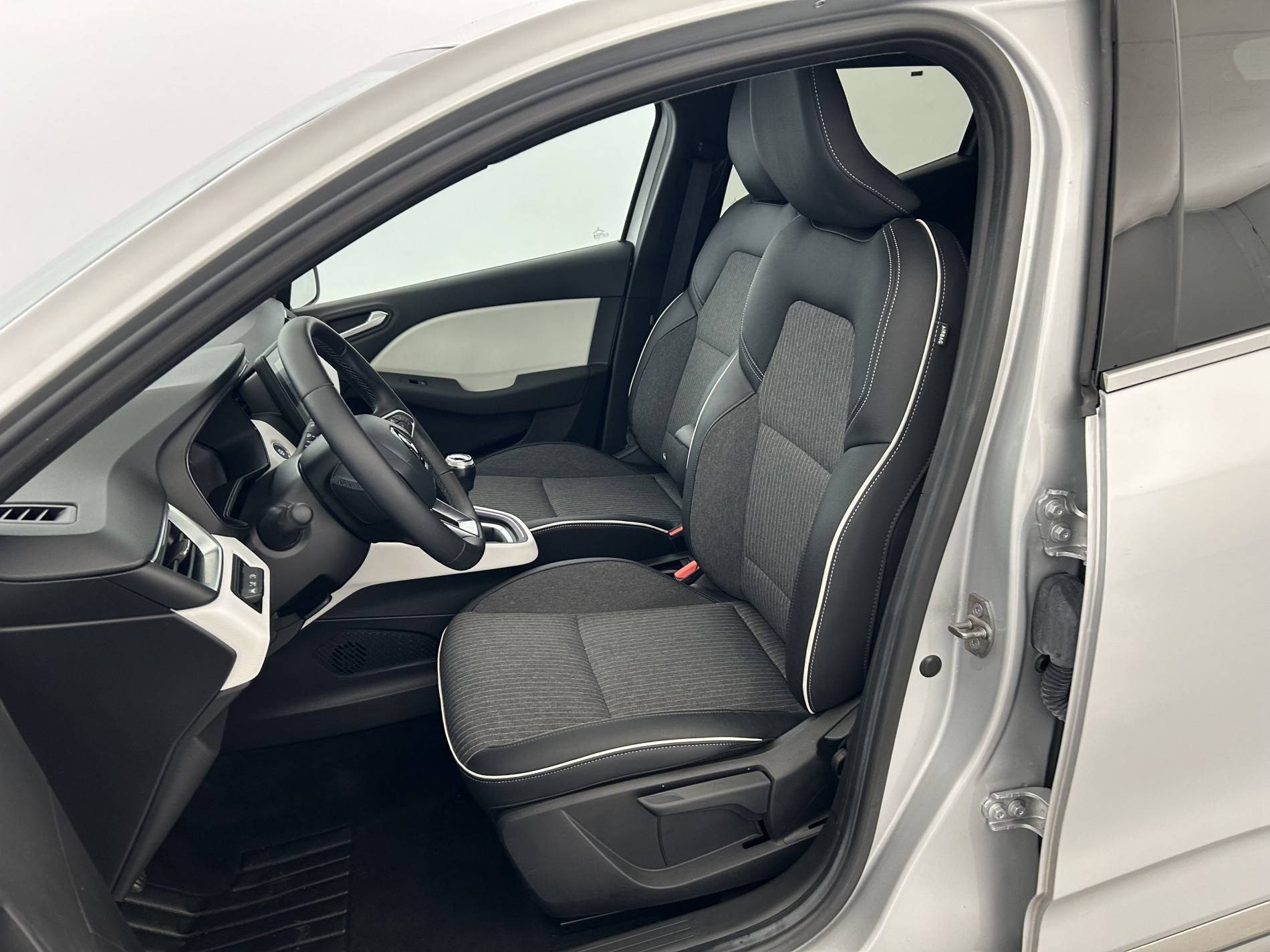 Vente en ligne Renault Clio 5 Clio TCe 90 au prix de 16 290 €