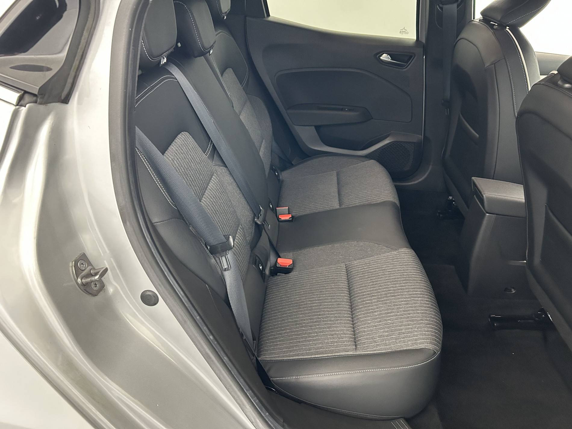 Vente en ligne Renault Clio 5 Clio TCe 90 au prix de 16 290 €