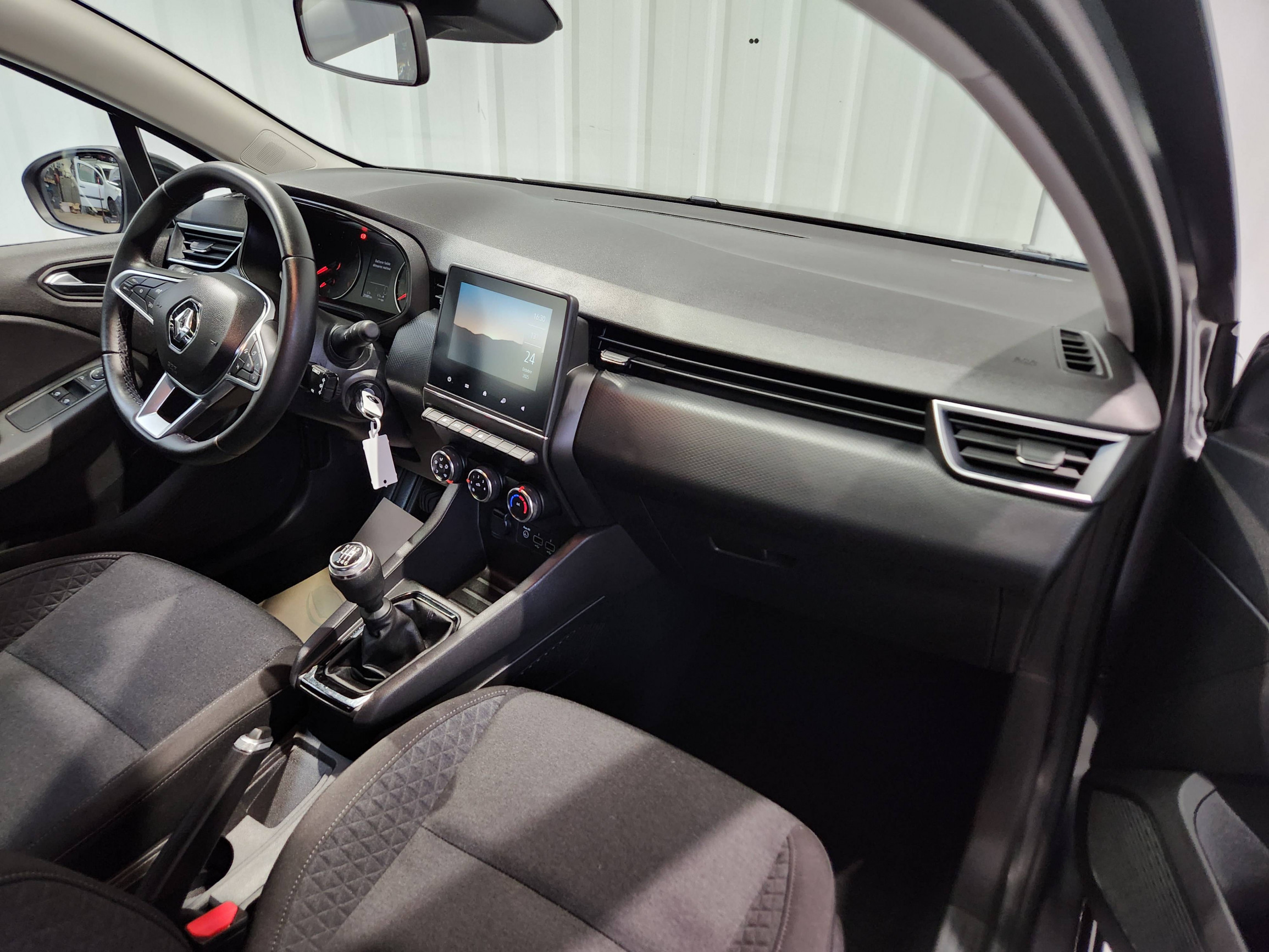 Vente en ligne Renault Clio 5 Clio TCe 90 au prix de 14 890 €